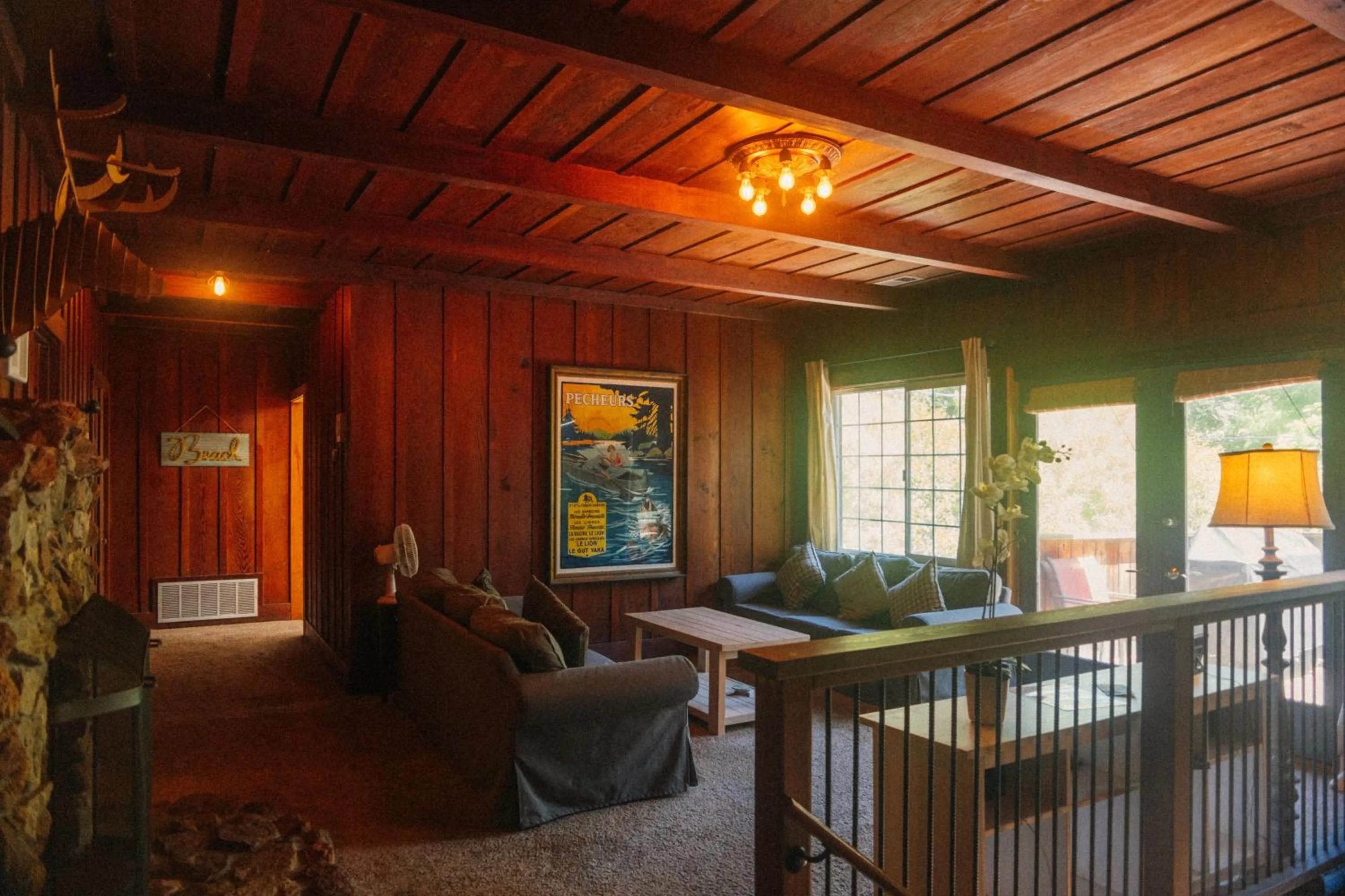 Living room in Johnson's Beach Cabins and Campground