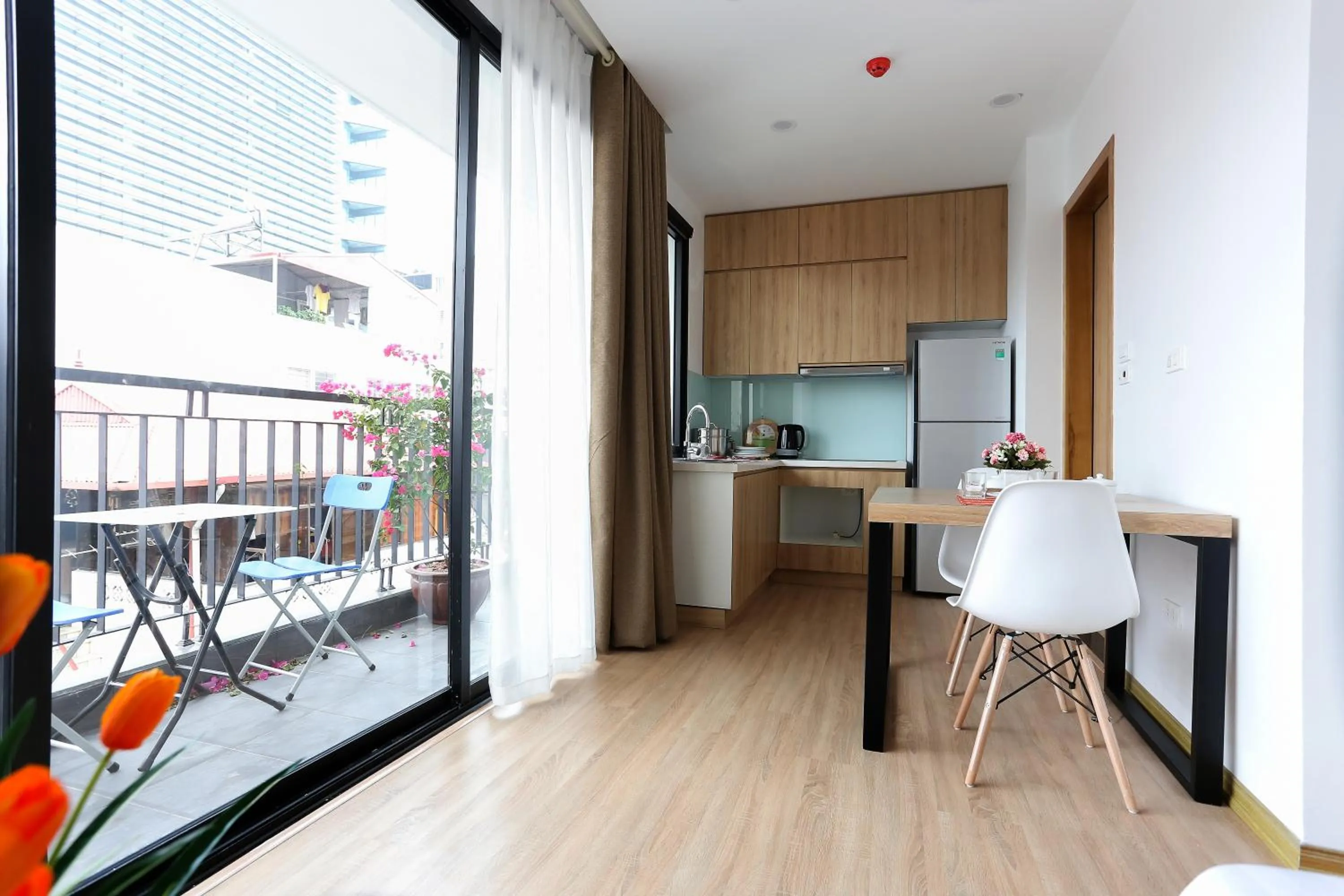 Kitchen or kitchenette in Quiet Hoang Quoc Viet Hotel & apartment