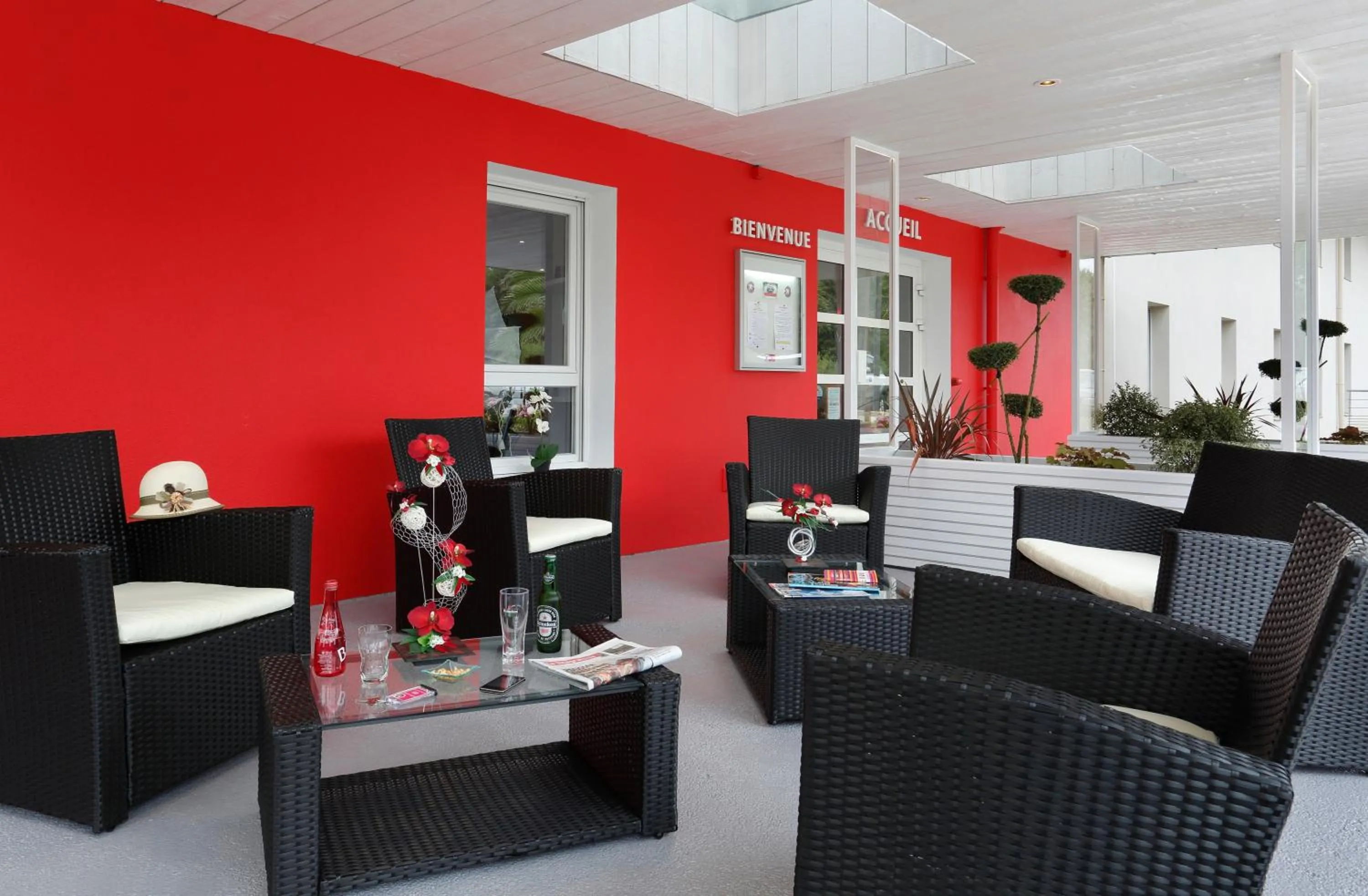 Patio in The Originals City, Hotel Loval, Brest (Inter-Hotel)