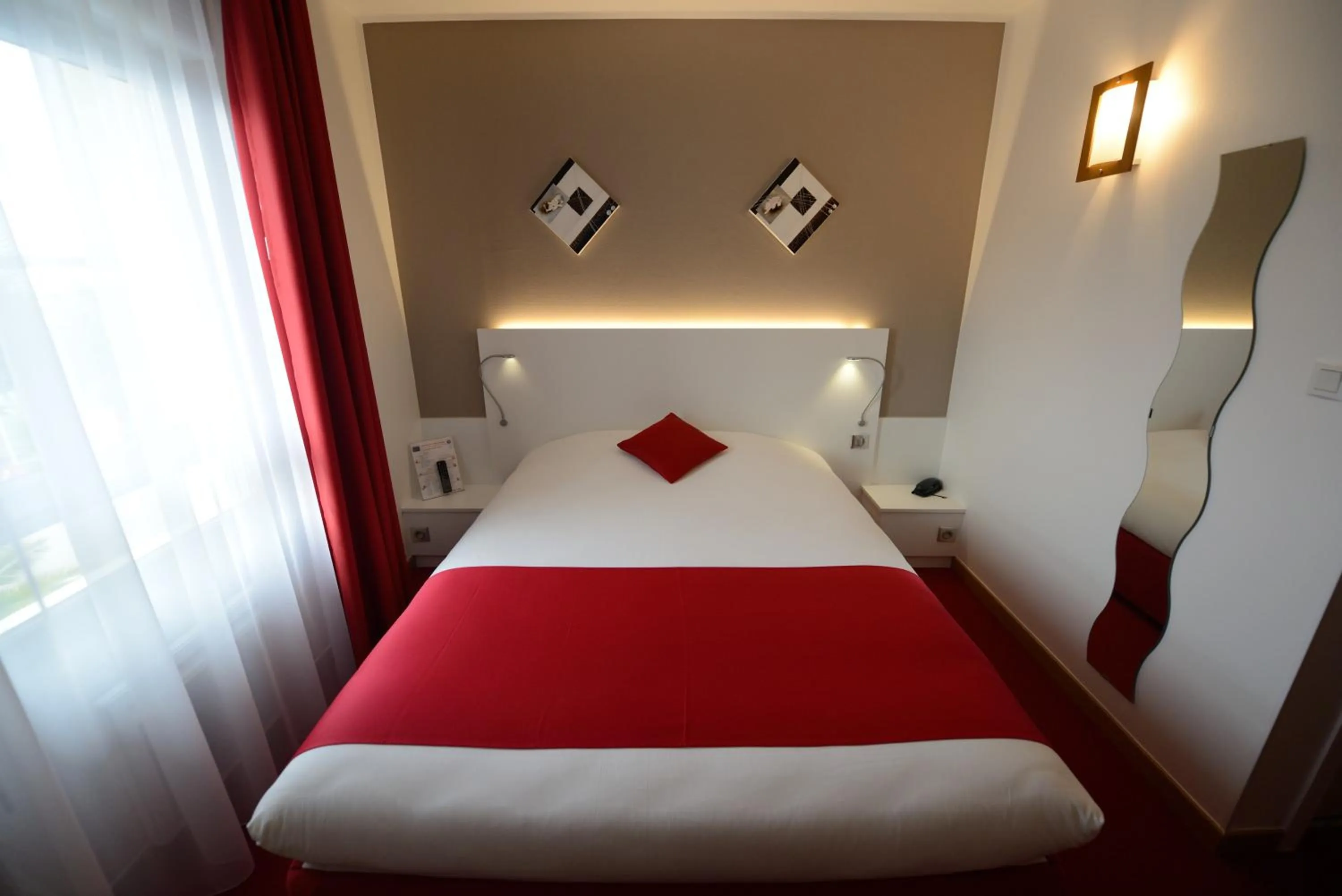 Bedroom in The Originals City, Hotel Loval, Brest (Inter-Hotel)