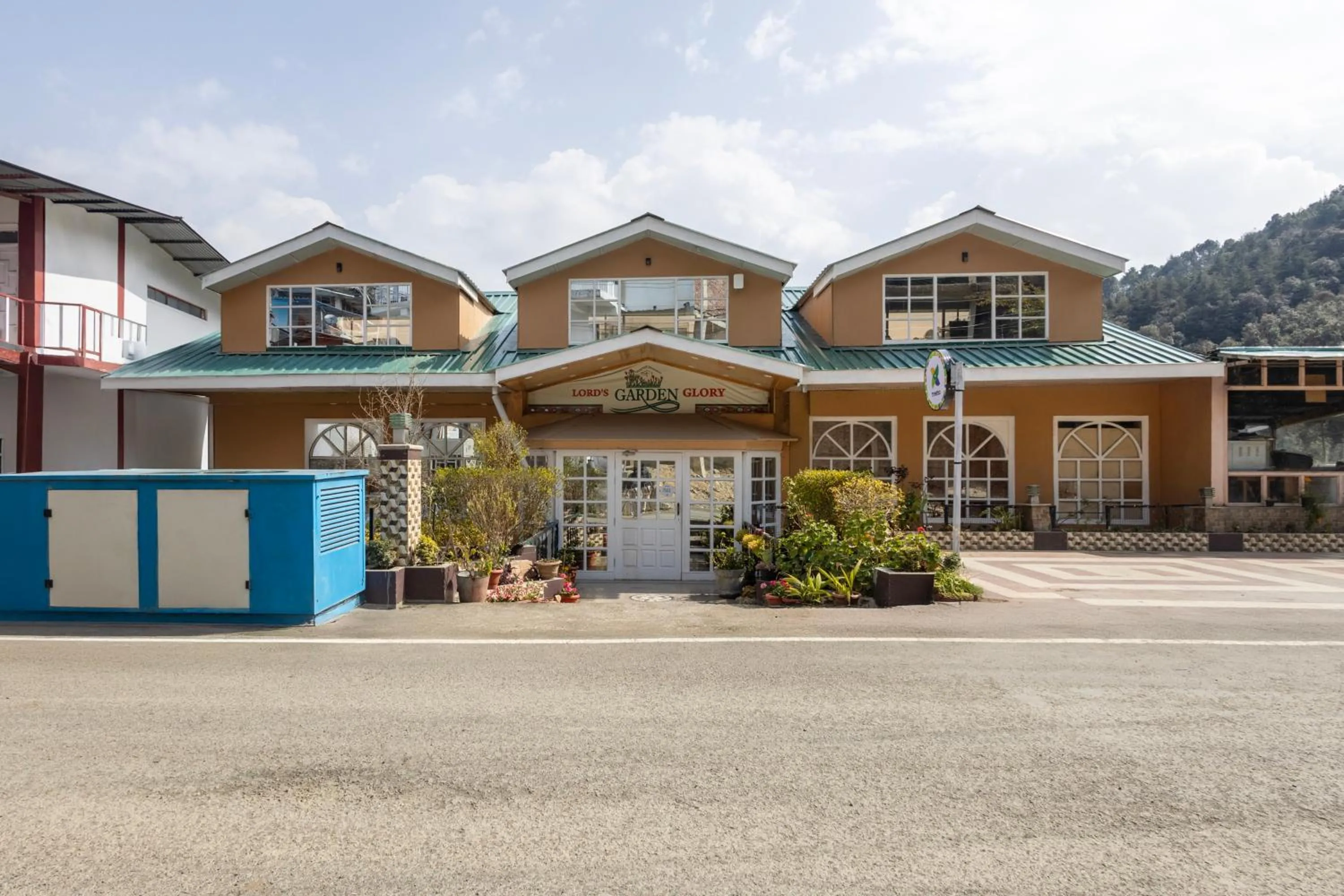 Property building in Treebo Lords Garden Glory With Centralised Heating