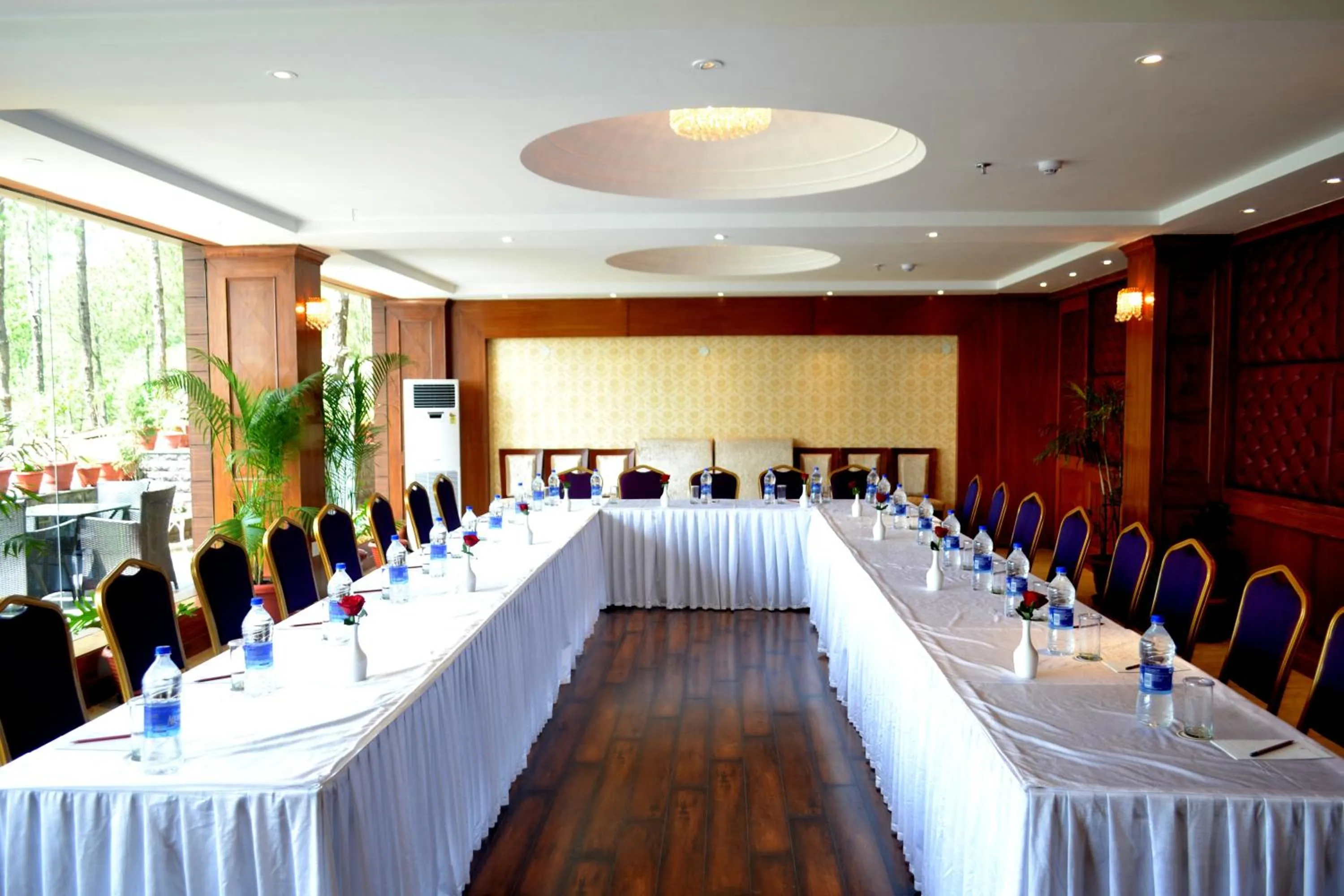Meeting/conference room in Deventure Shimla Hills