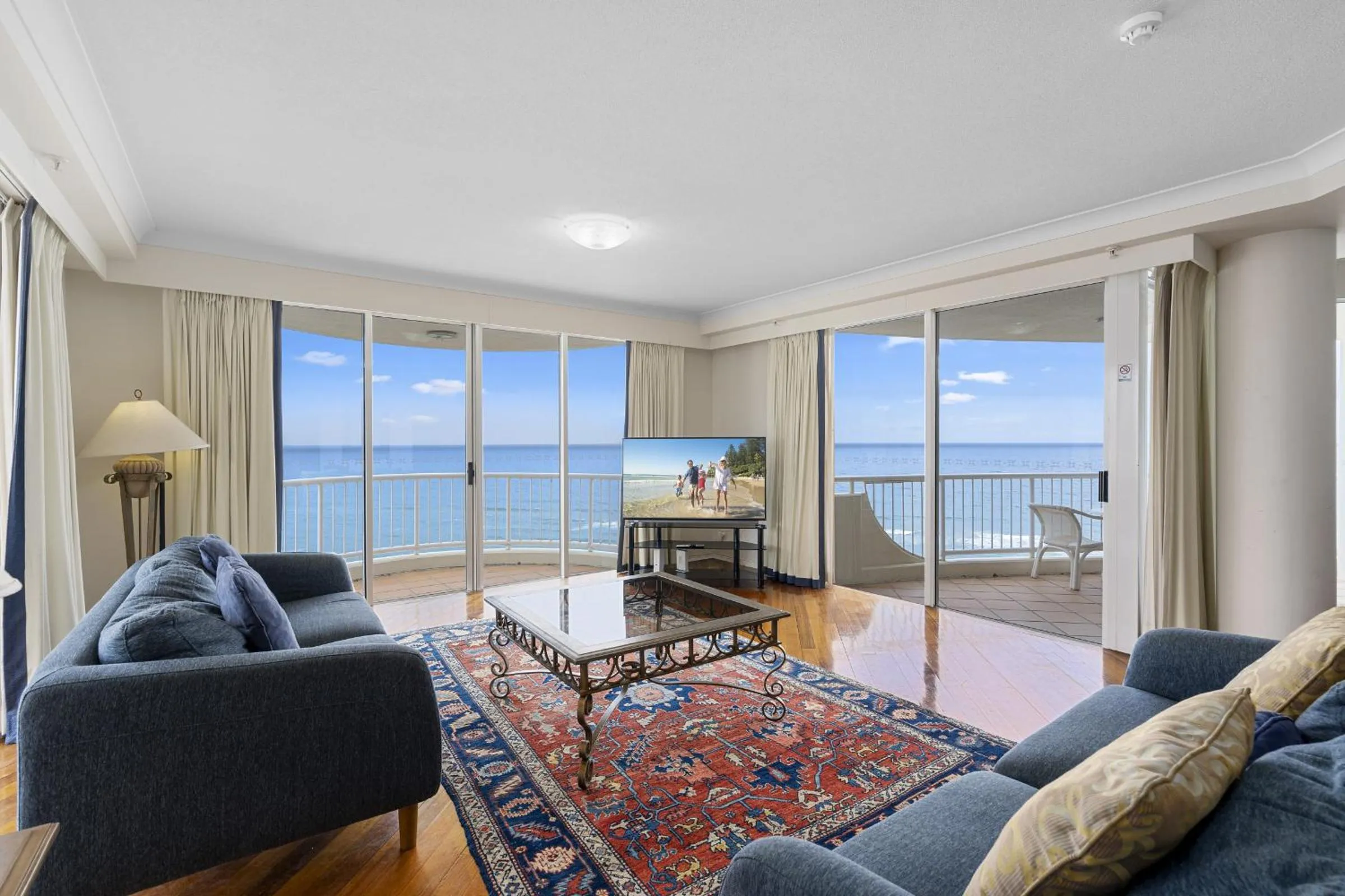 TV and multimedia in Moroccan Resort - HR Surfers Paradise