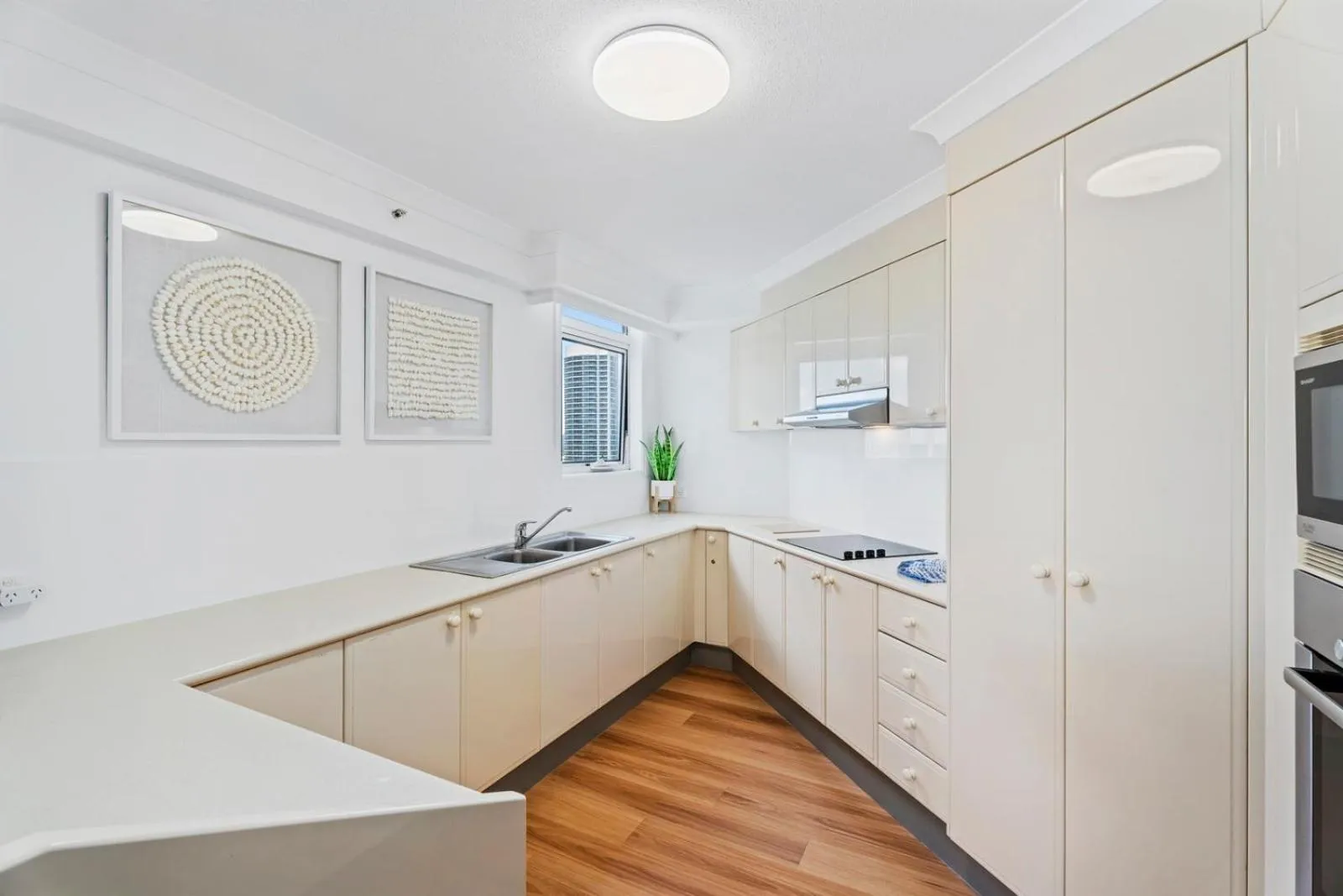 kitchen in Moroccan Resort - HR Surfers Paradise