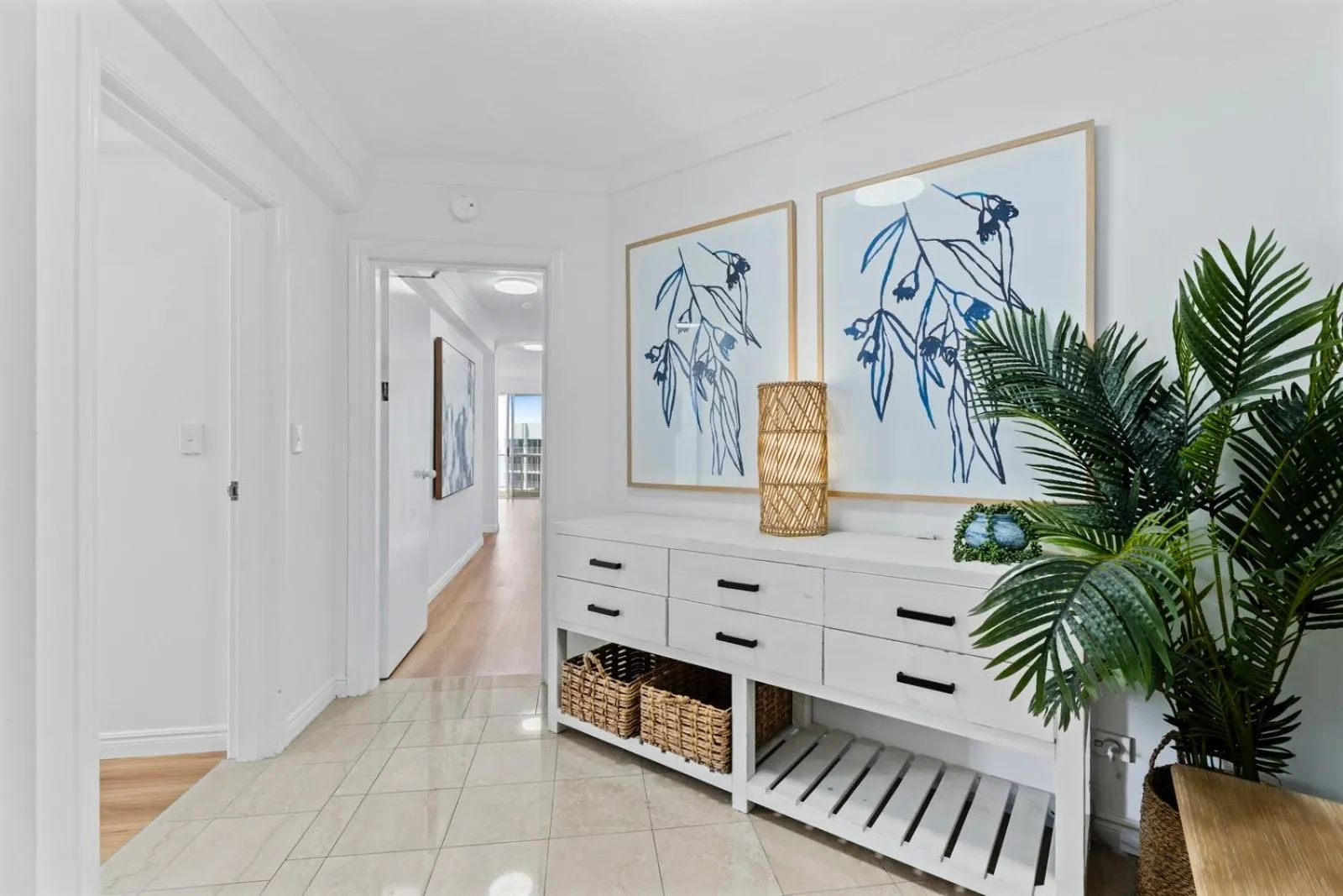 Living room in Moroccan Resort - HR Surfers Paradise