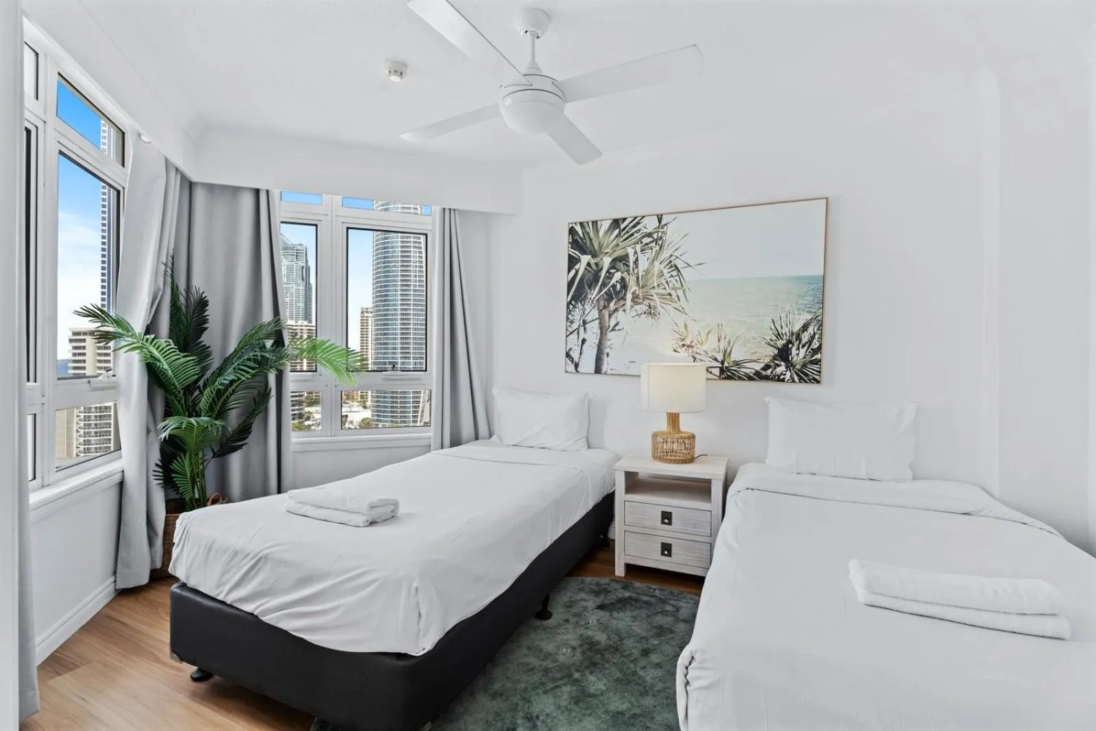 Bedroom, Bed in Moroccan Resort - HR Surfers Paradise