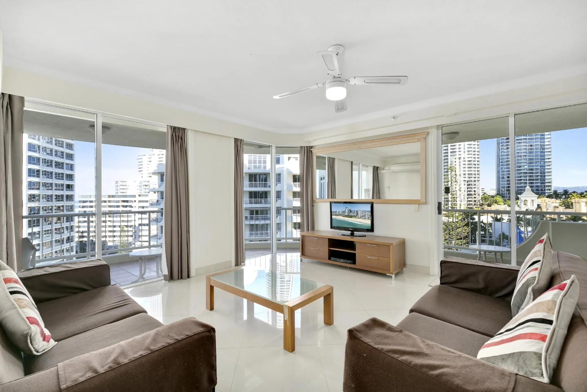 TV and multimedia in Moroccan Resort - HR Surfers Paradise