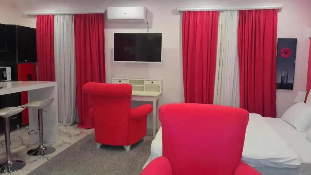 Hotel Lilo near Airport