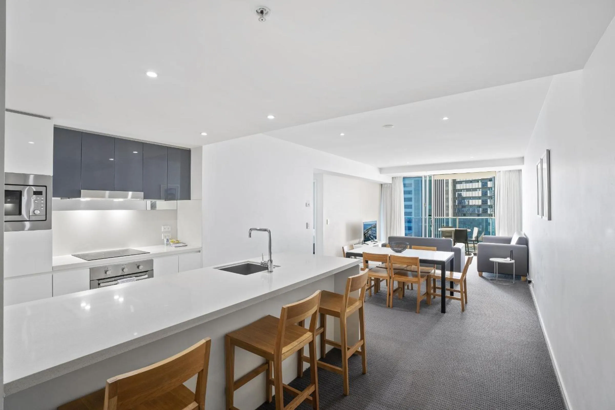 Kitchen or kitchenette in Orchid Residences - HR Surfers Paradise