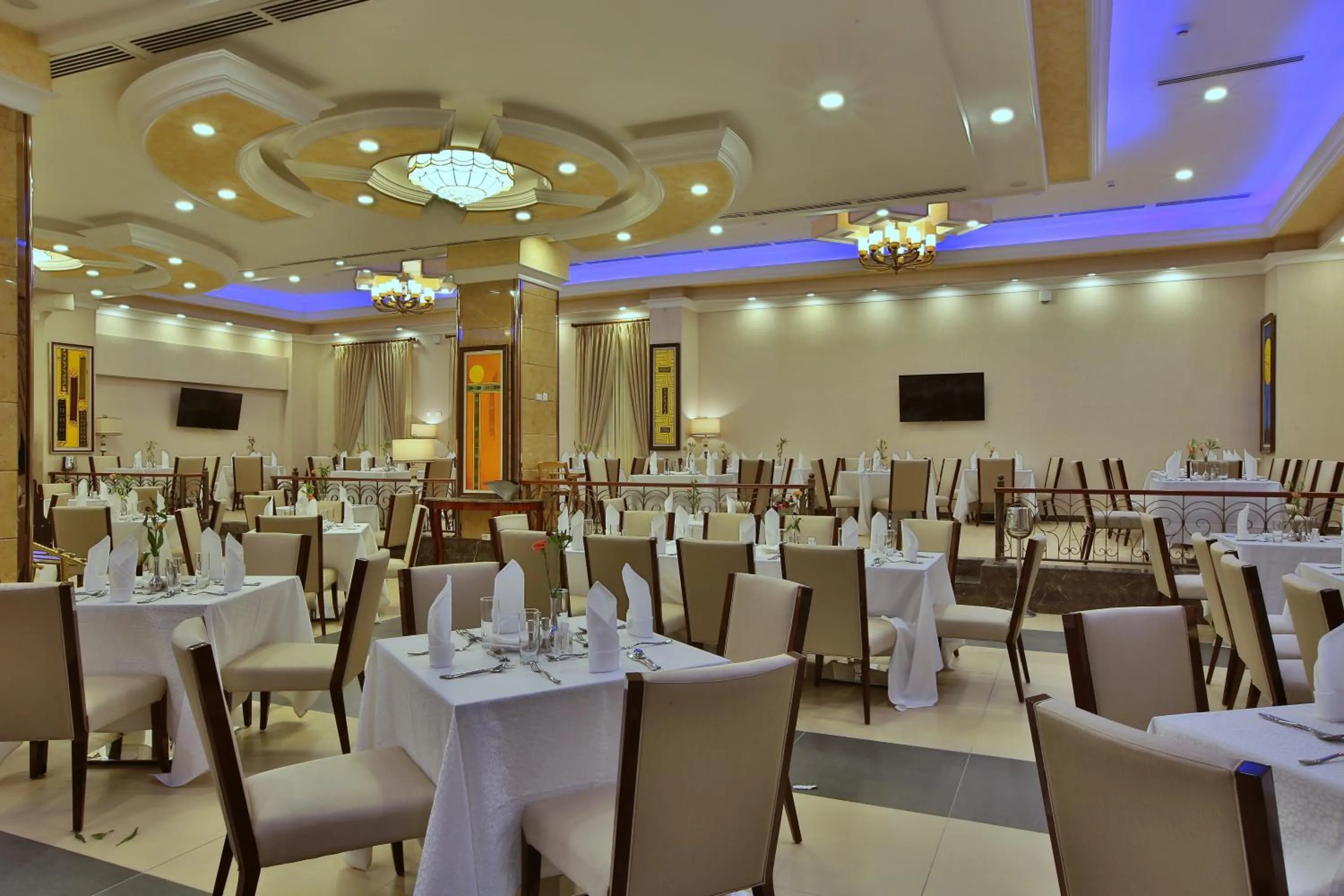 Restaurant/places to eat in Sapphire Addis