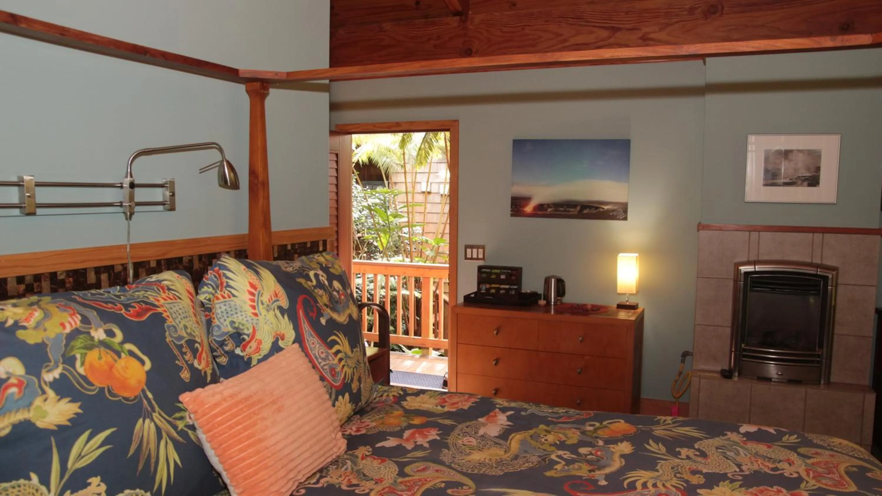 Bed in At the Craters Edge