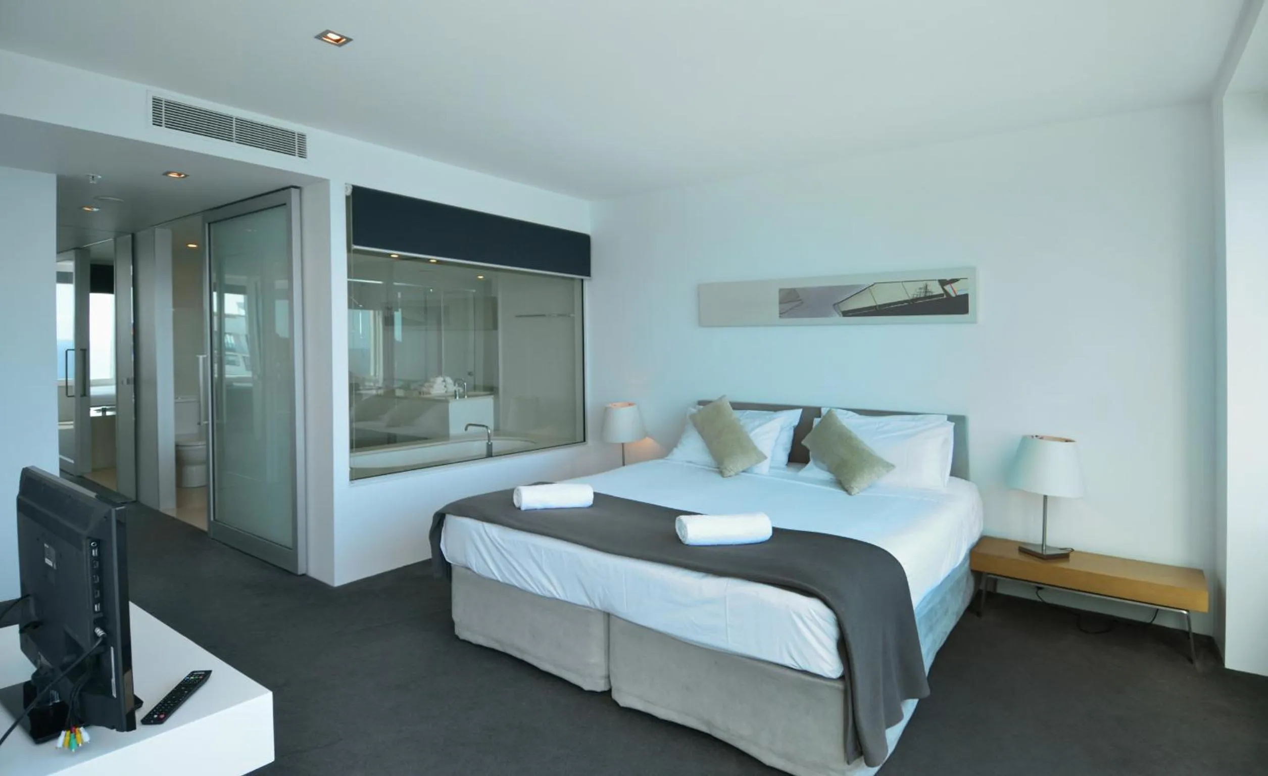Bathroom, Bed in HR Surfers Paradise - Apartment 4204