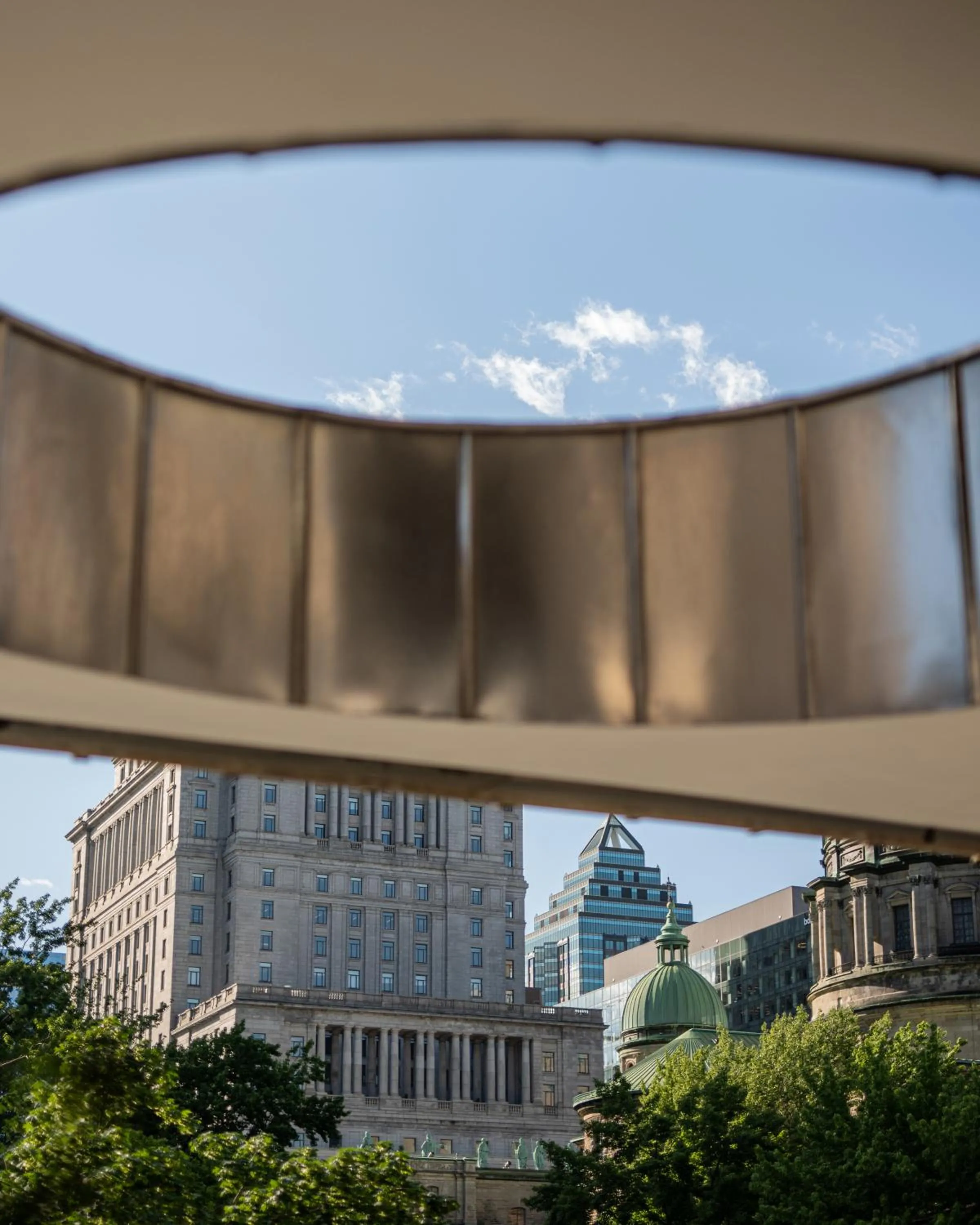 Restaurant/places to eat in Montreal Marriott Chateau Champlain