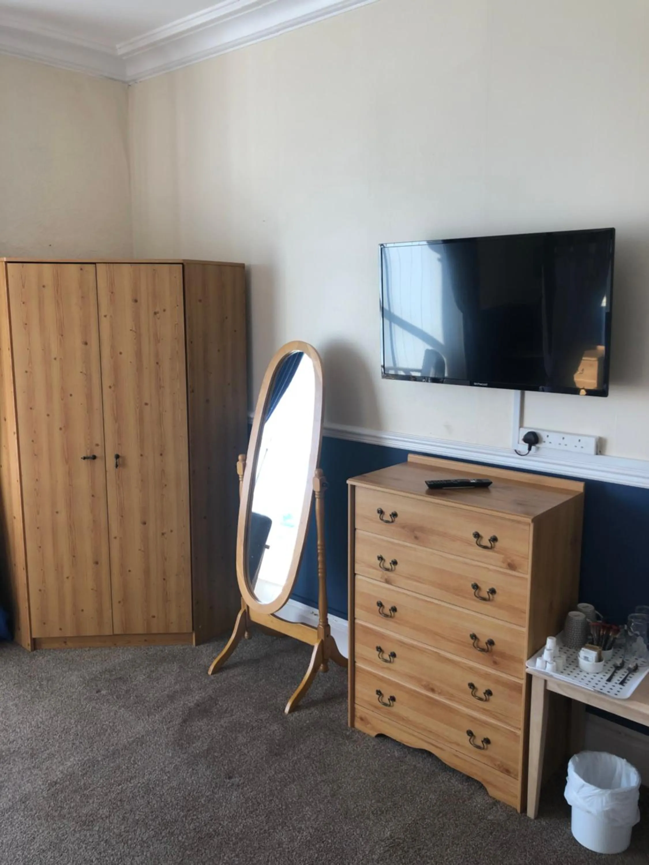 TV and multimedia in Leamington House