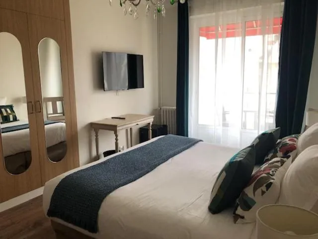 Photo of the whole room, Bed in Family Golf Hotel