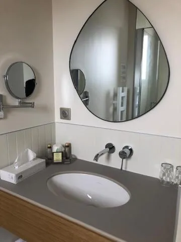 Bathroom in Family Golf Hotel