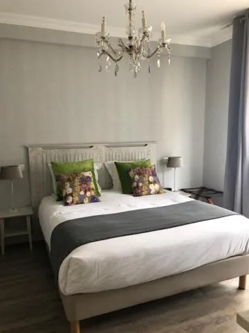 Photo of the whole room, Bed in Family Golf Hotel
