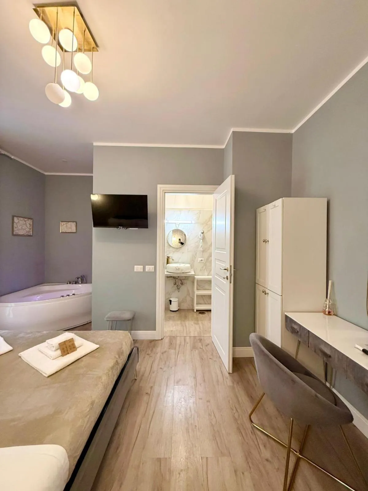 Bed in San Pietro Rooms 84