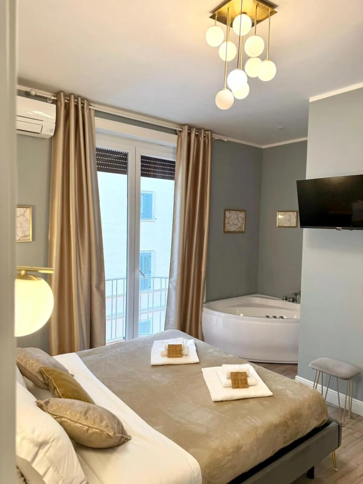 Photo of the whole room, Bed in San Pietro Rooms 84