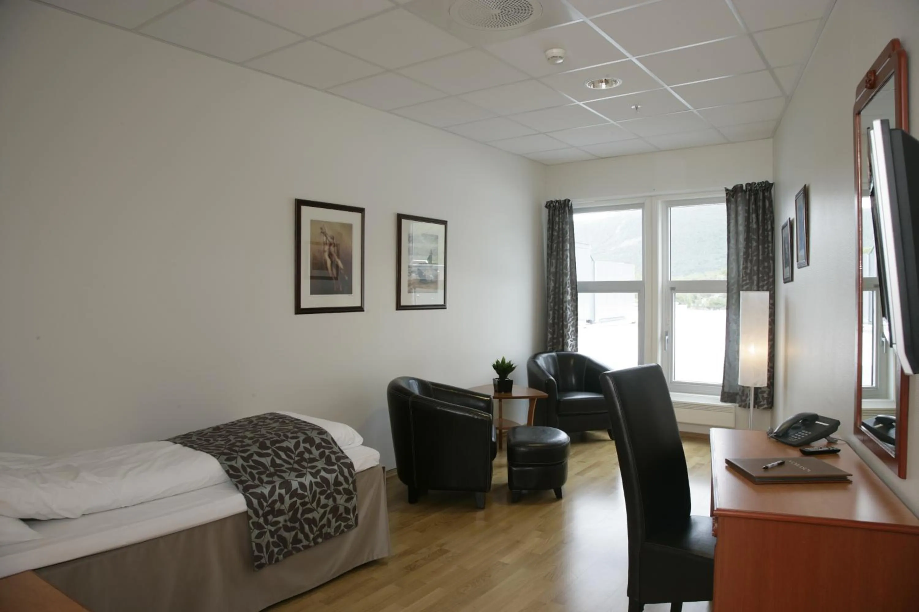 Photo of the whole room in Brattvåg Fjordhotell