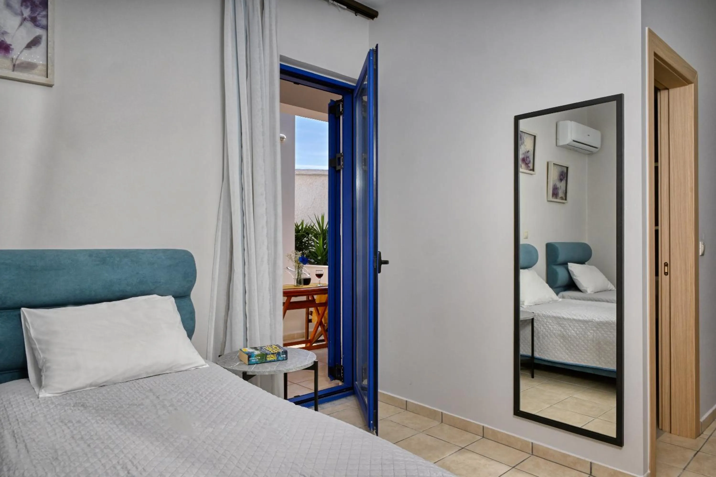 Bed in Sfakian Horizon