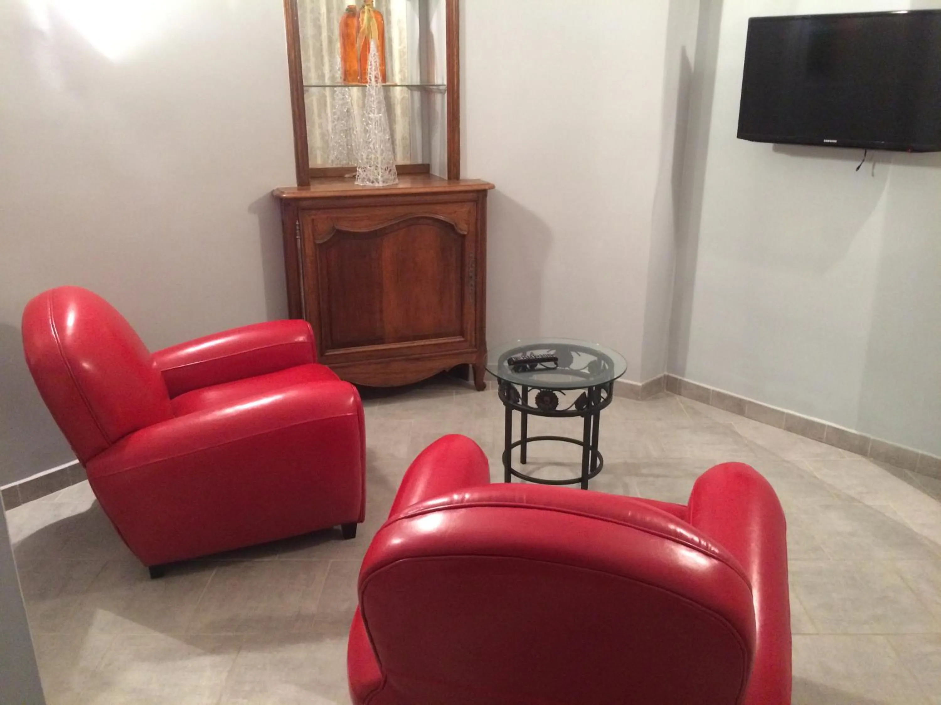 Living room in Logis Hôtel Restaurant de la Paix