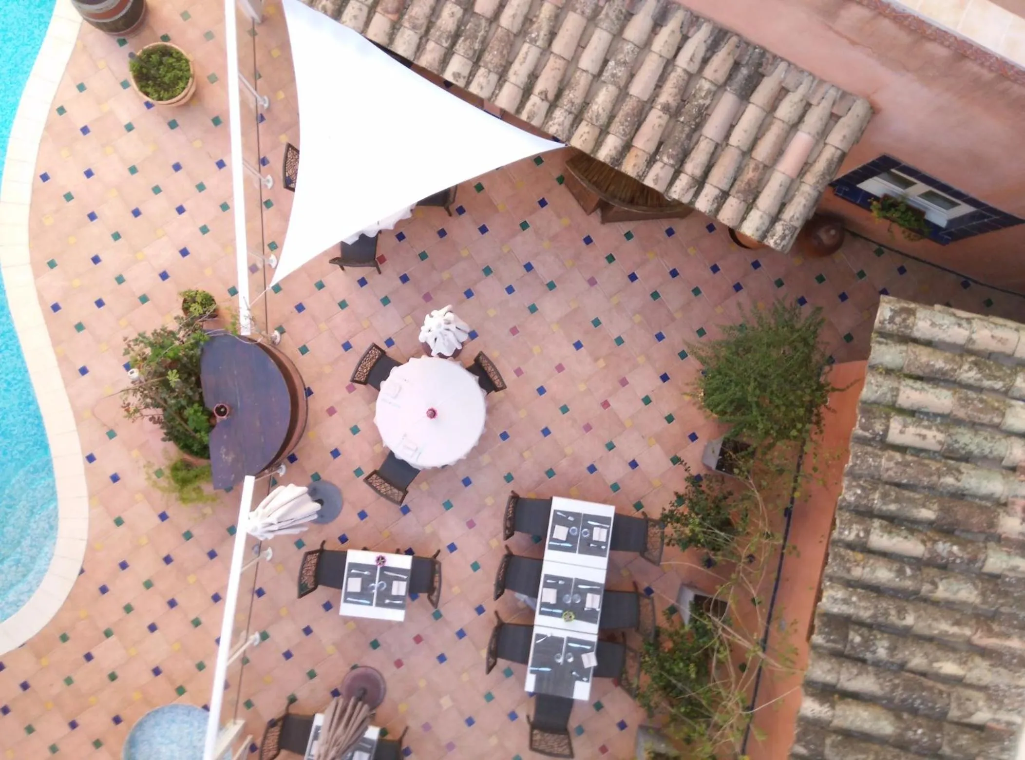 Patio in Logis Hôtel Restaurant de la Paix