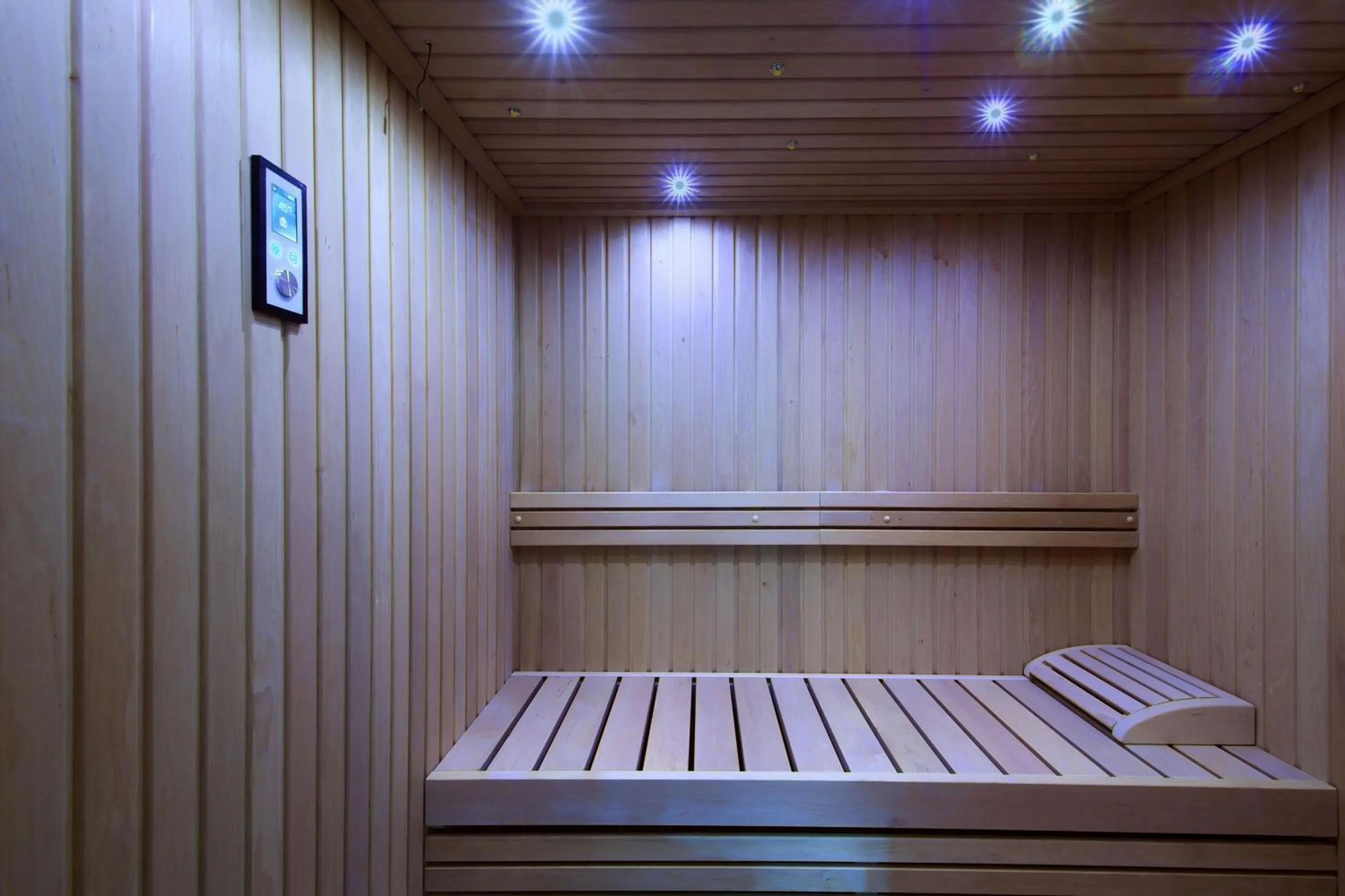 Hot Tub, Bed in Relais Vatican Secret