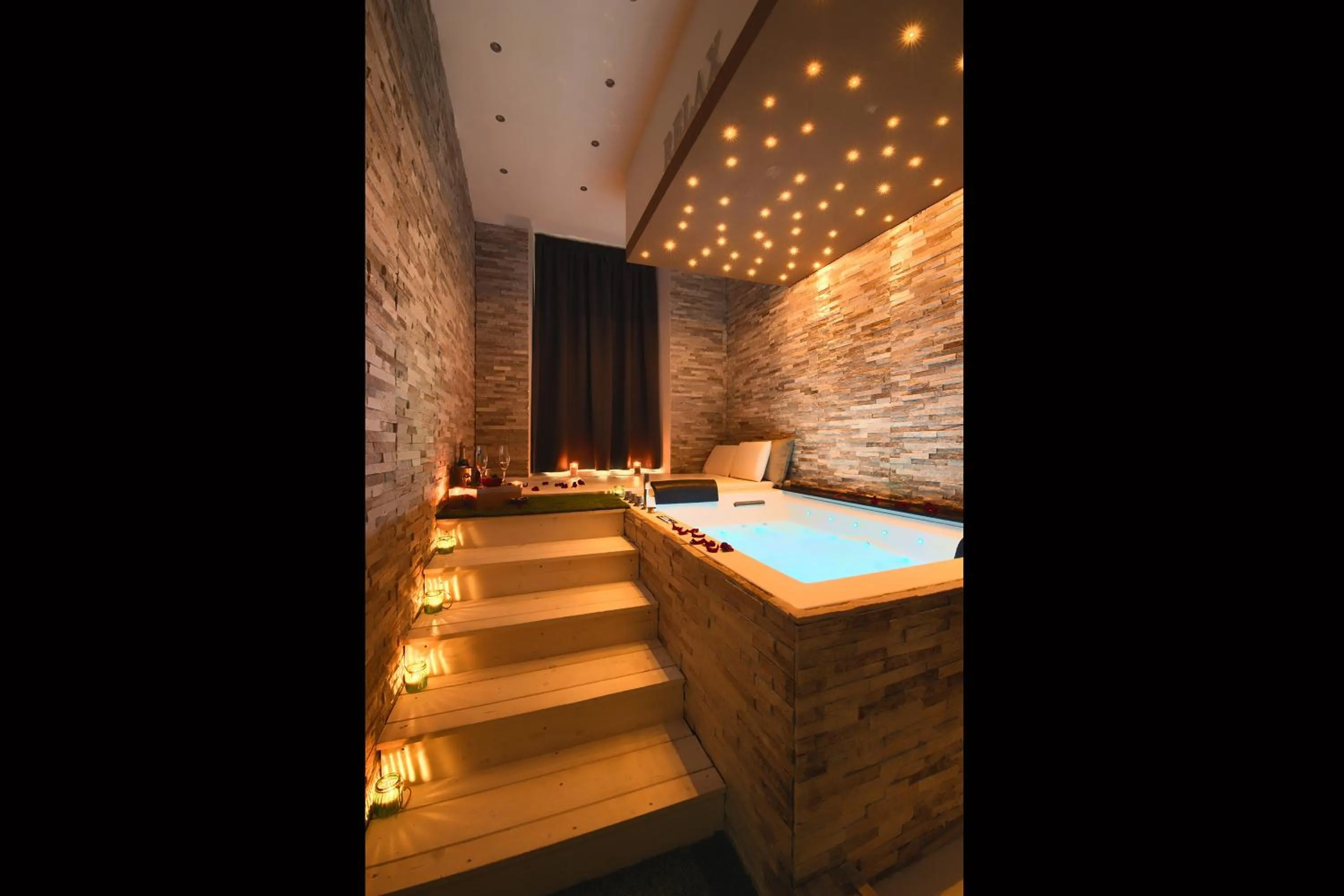 Hot Tub in Relais Vatican Secret