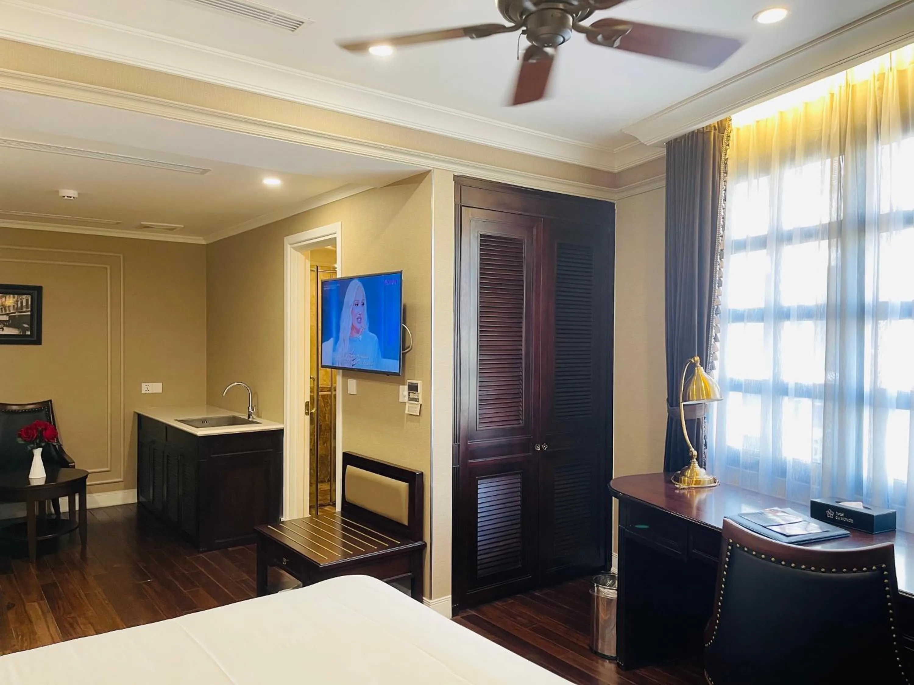 TV and multimedia, Bed in Hotel du Monde