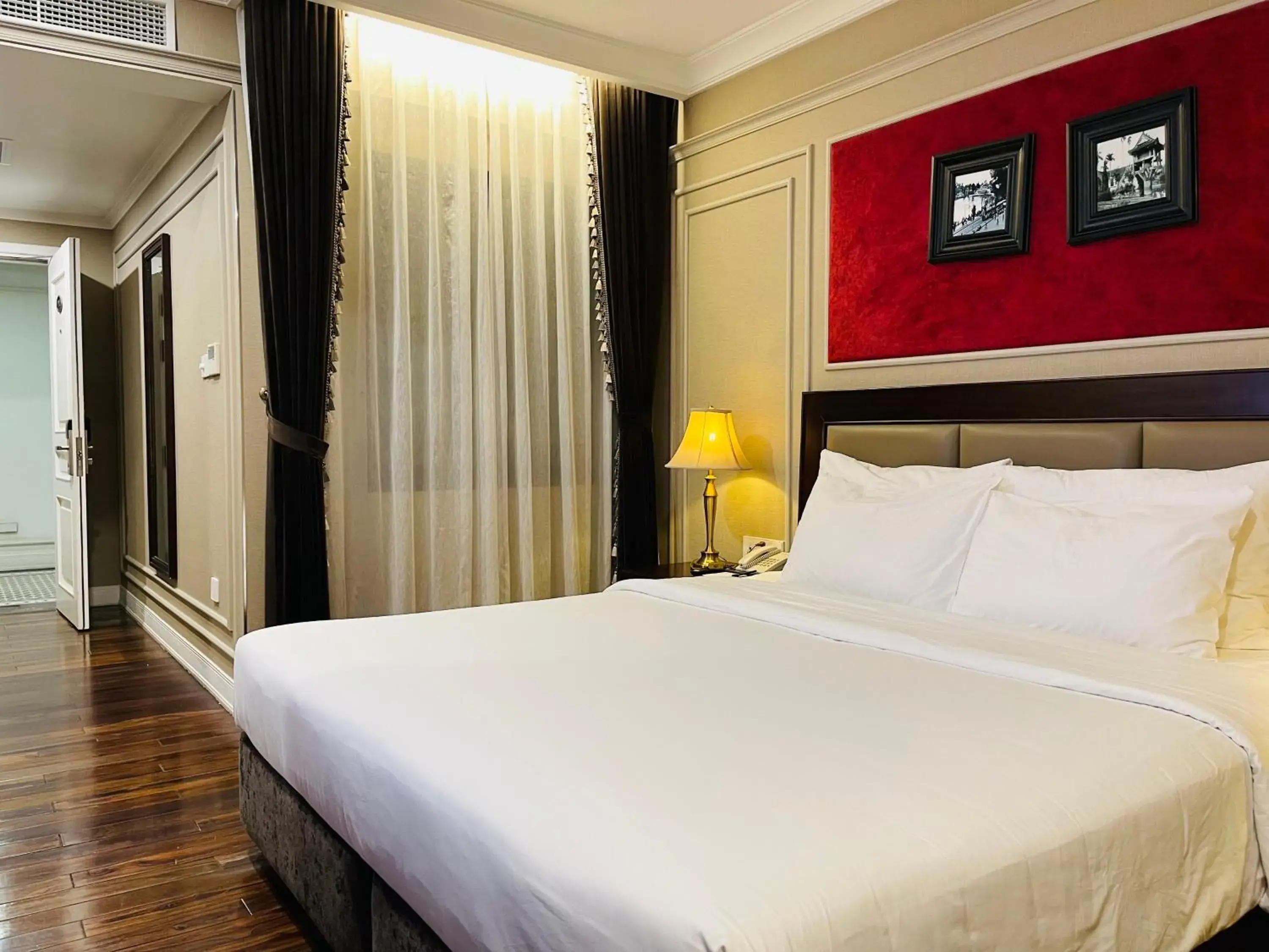 Superior Double or Twin Room in Hotel du Monde Superior Double or Twin Room in Hotel du Monde