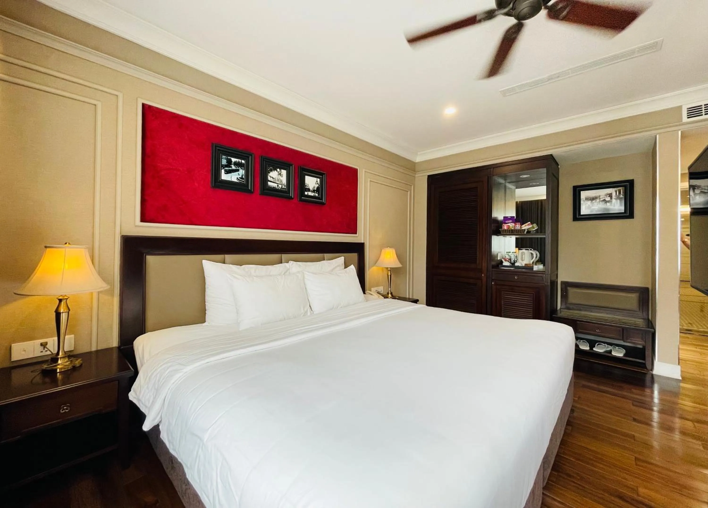 Bed in Hotel du Monde