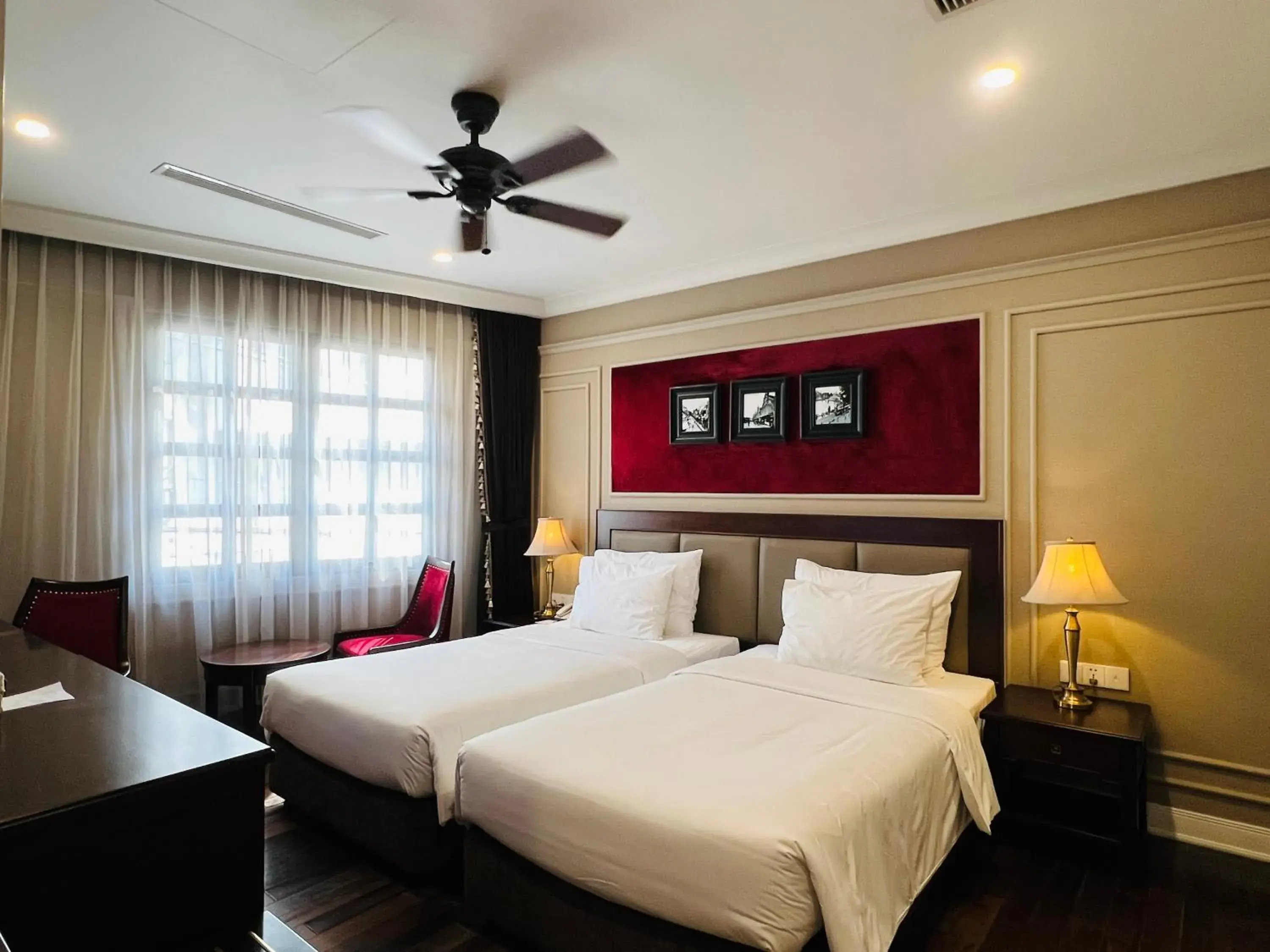 Deluxe Twin Room in Hotel du Monde Deluxe Twin Room in Hotel du Monde