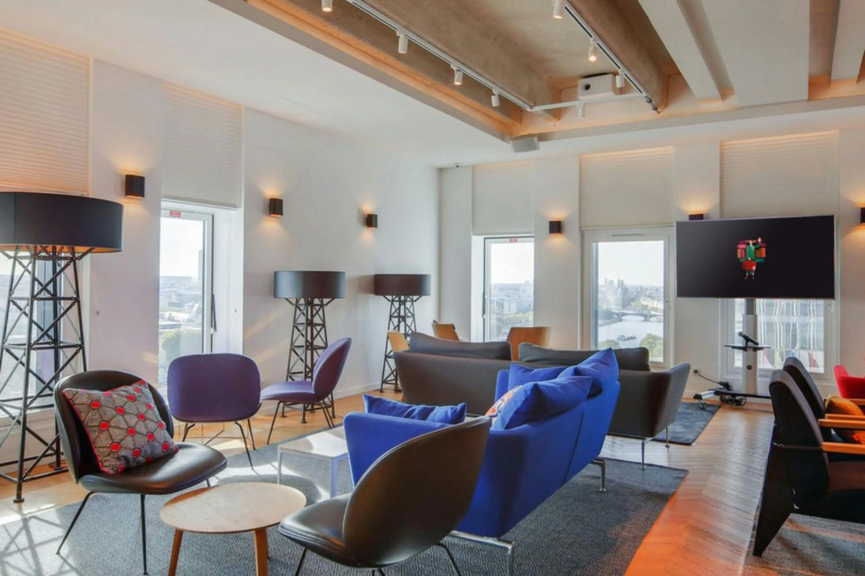 Lounge or bar in citizenM Paris Gare de Lyon