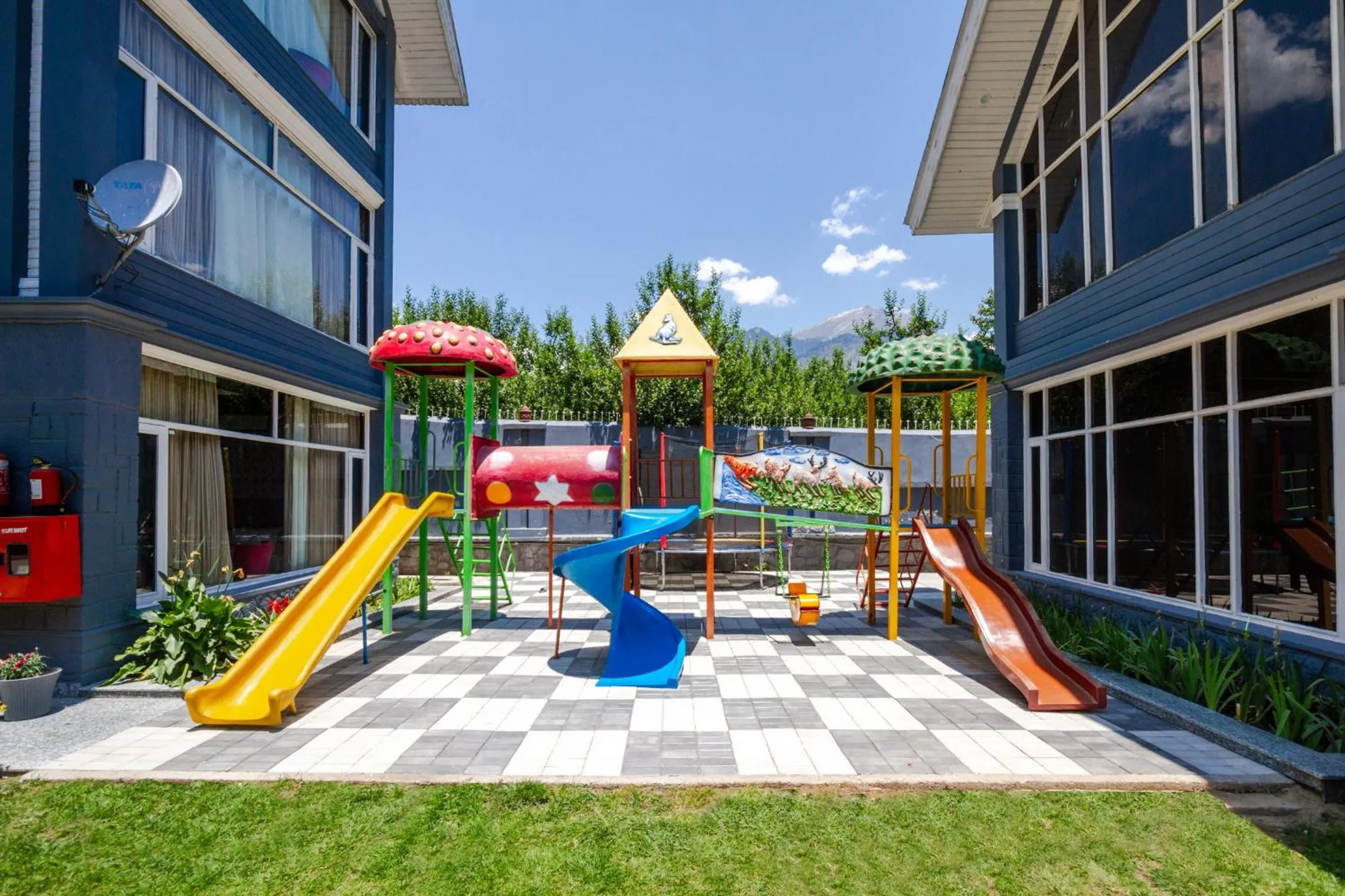 Children play ground in The Highland Park - A Truly River side Resort