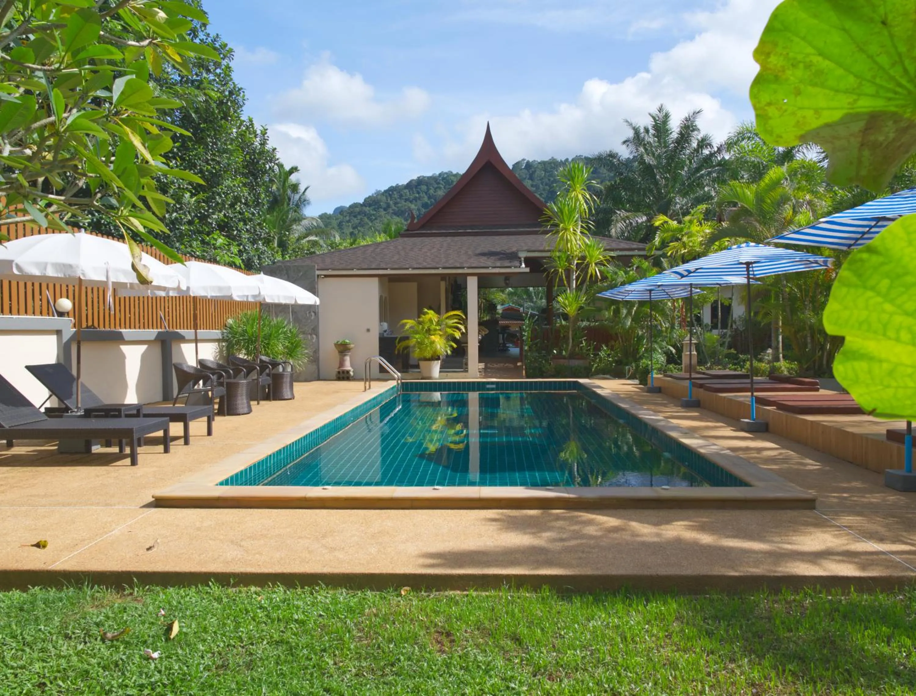 Swimming pool in Chanapha Residence