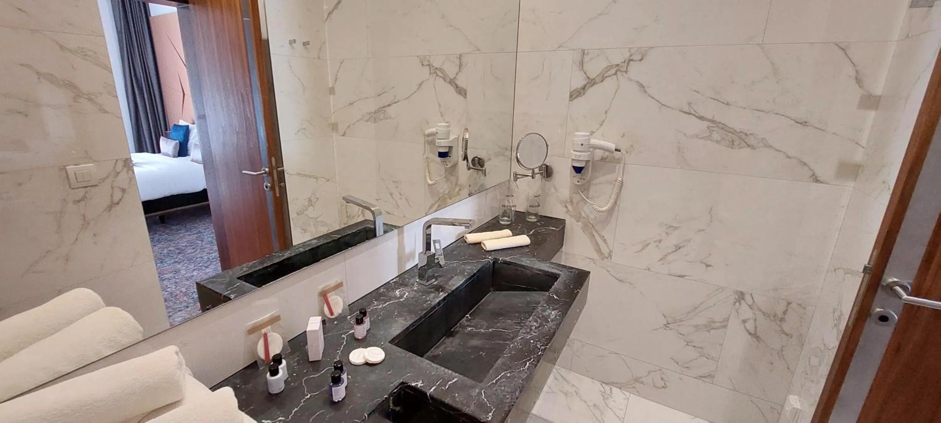 Bathroom in Hotel Austria & Bosna