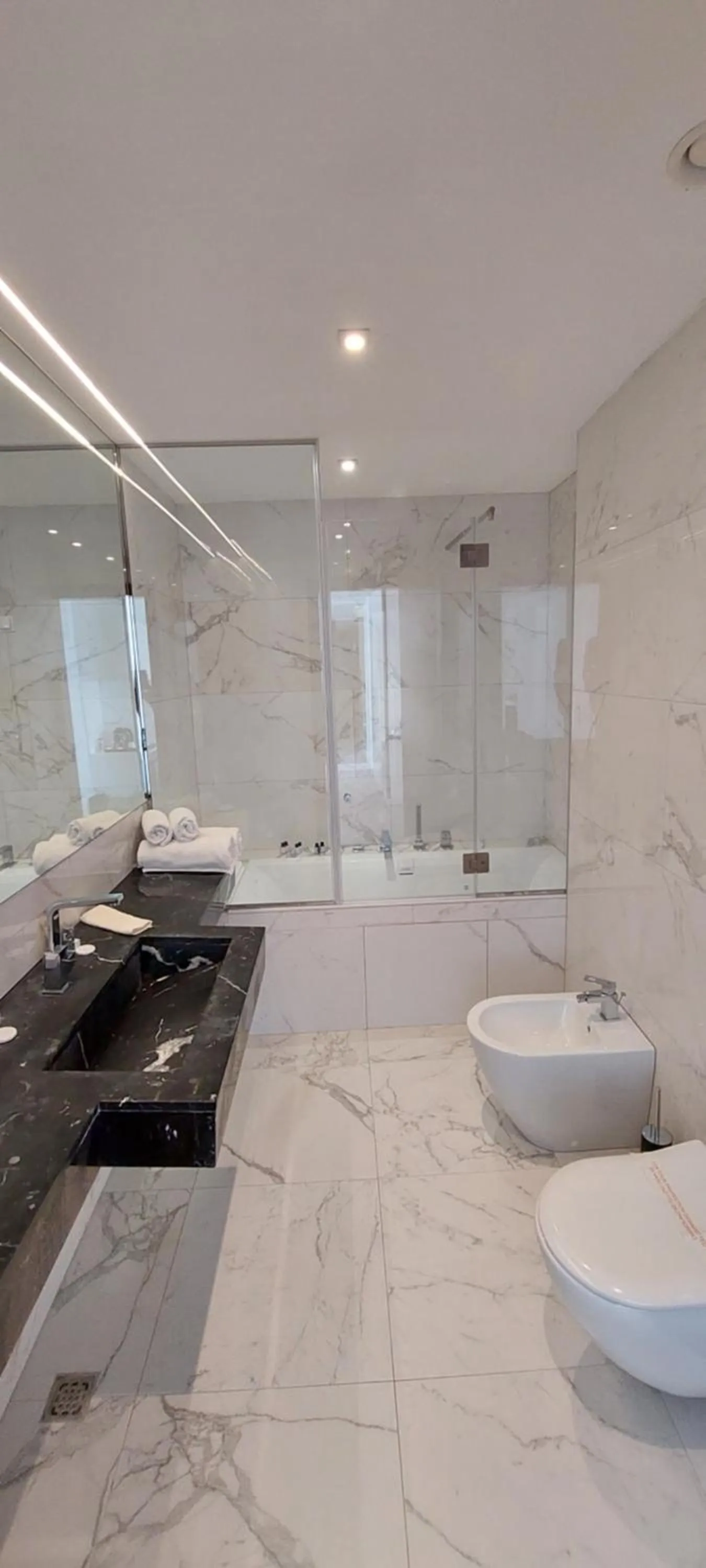 Bathroom in Hotel Austria & Bosna