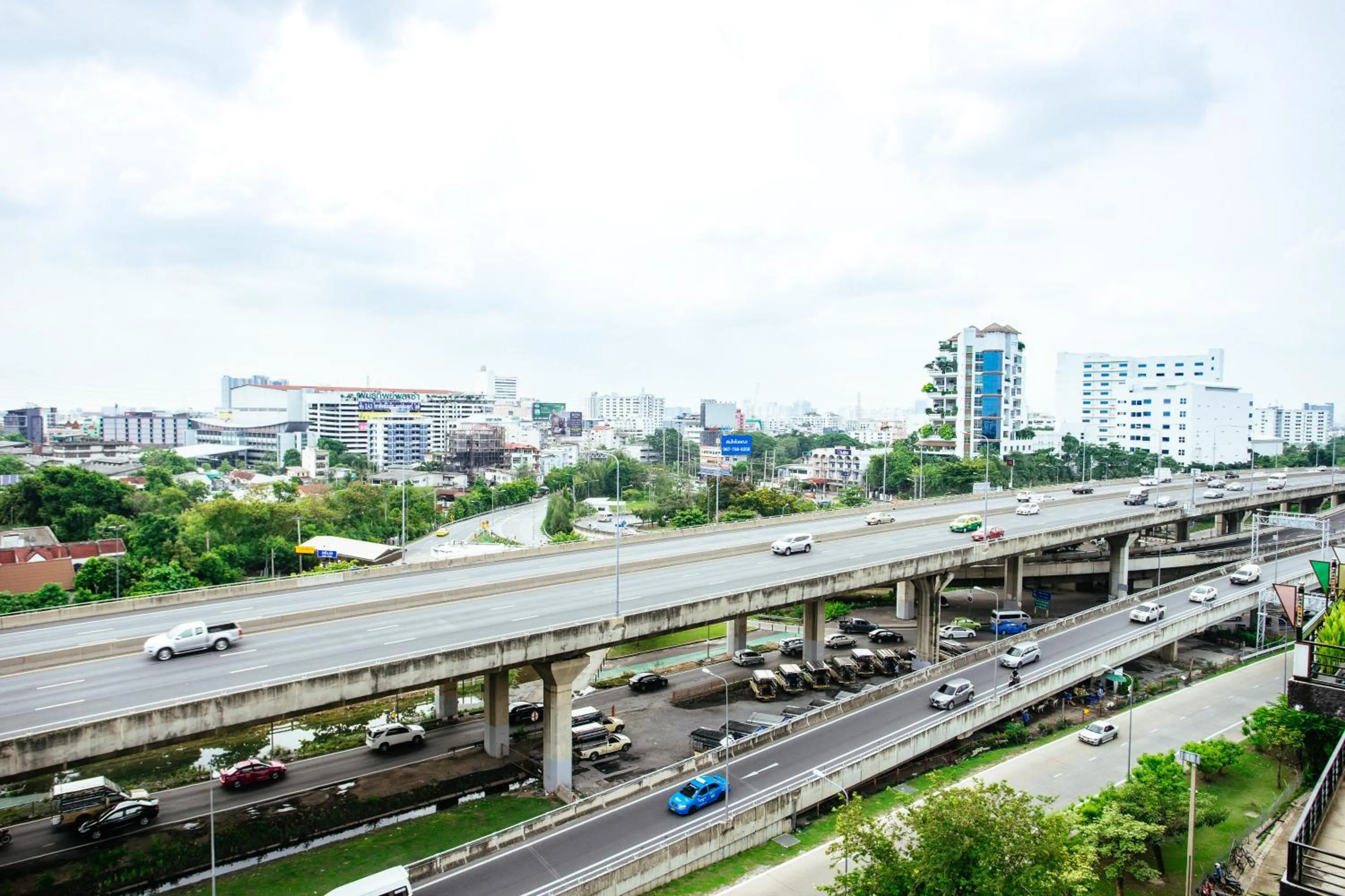 City view in Grand Residence Ngamwongwan 19