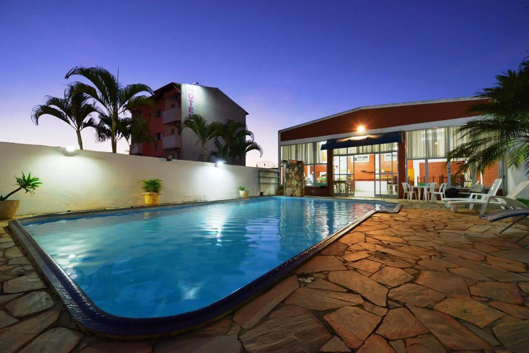 Swimming pool in Manhattan Hotel