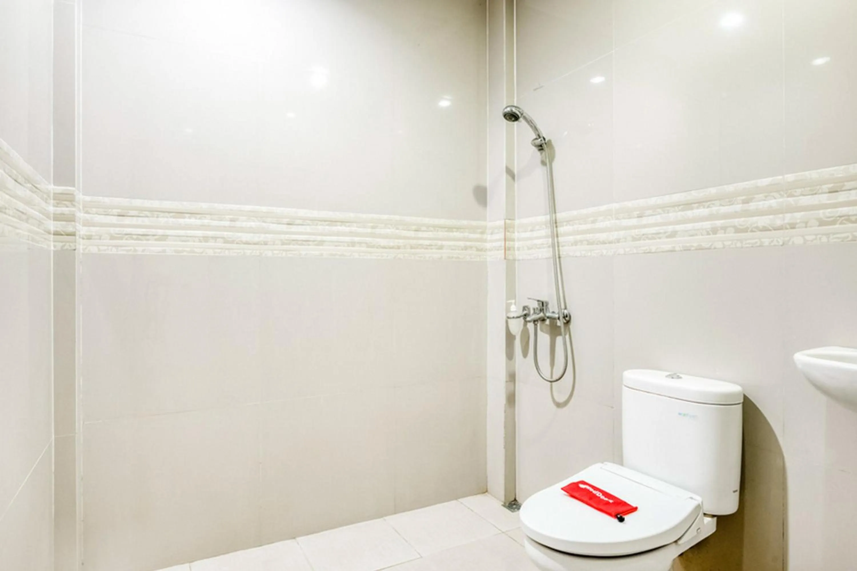 RedDoorz Syariah @ Jalan Simpang Gajayana