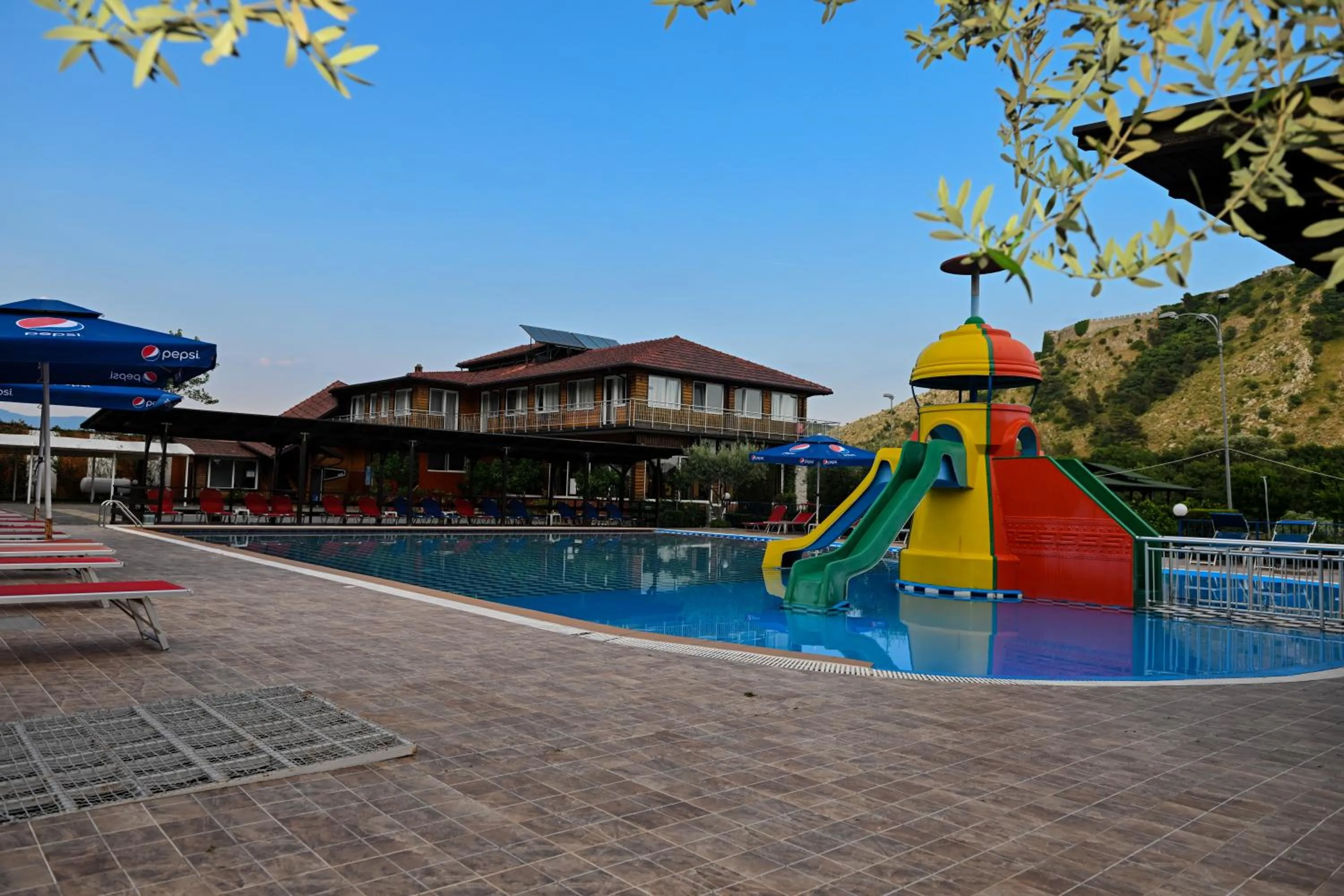 Children play ground in Buna Park Hotel