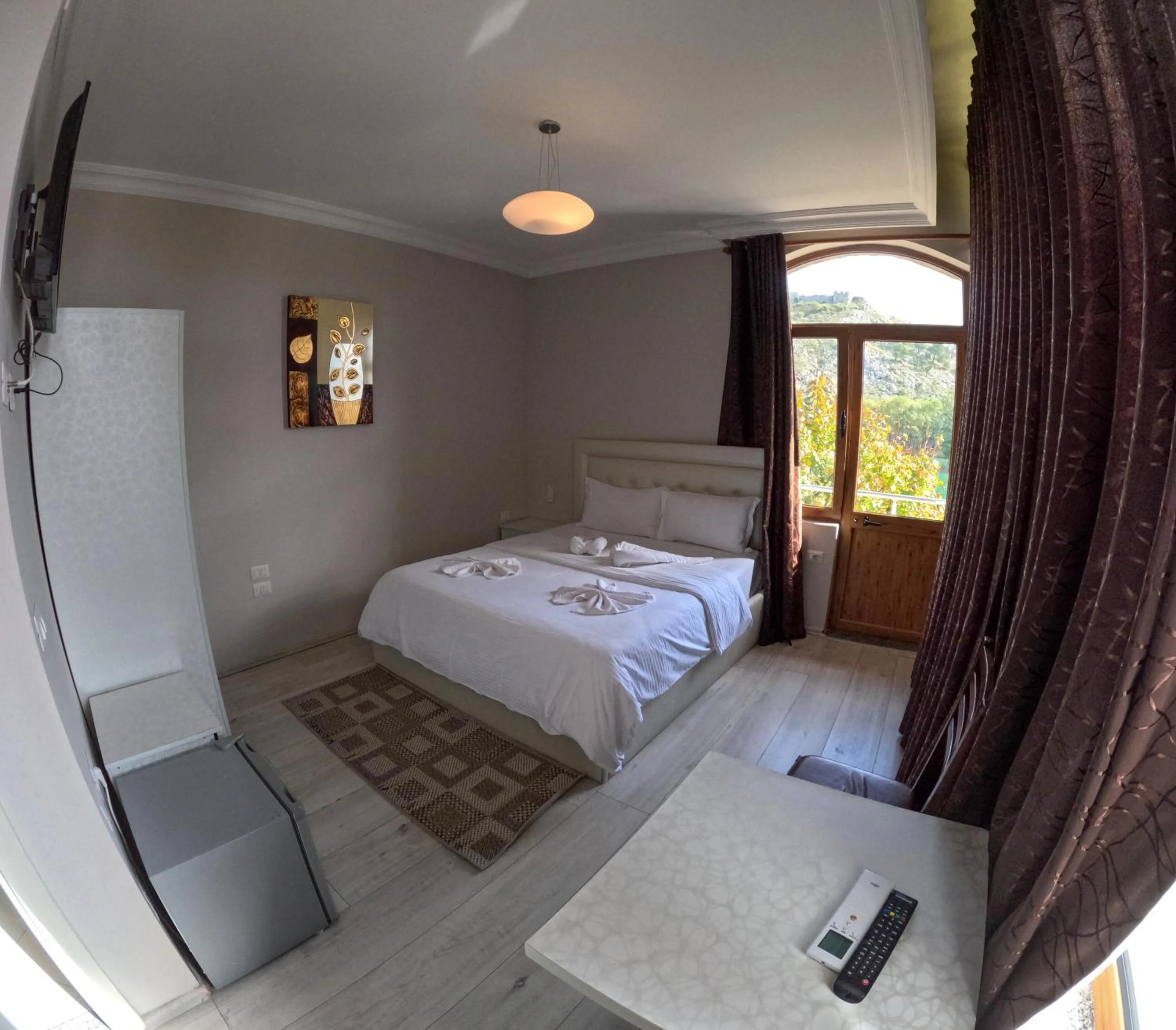 Bedroom, Bed in Buna Park Hotel