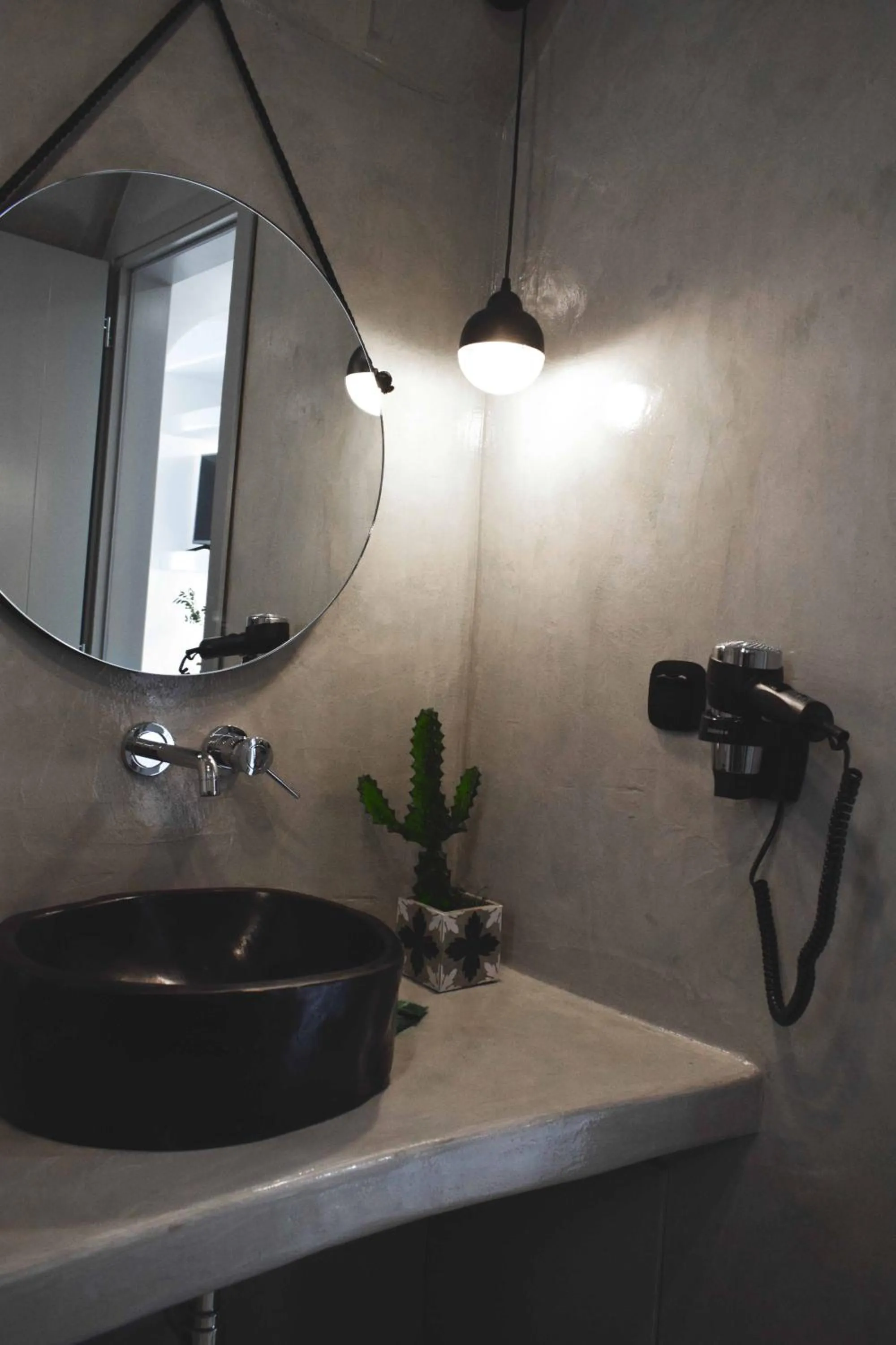 Shower in Emery Hotel