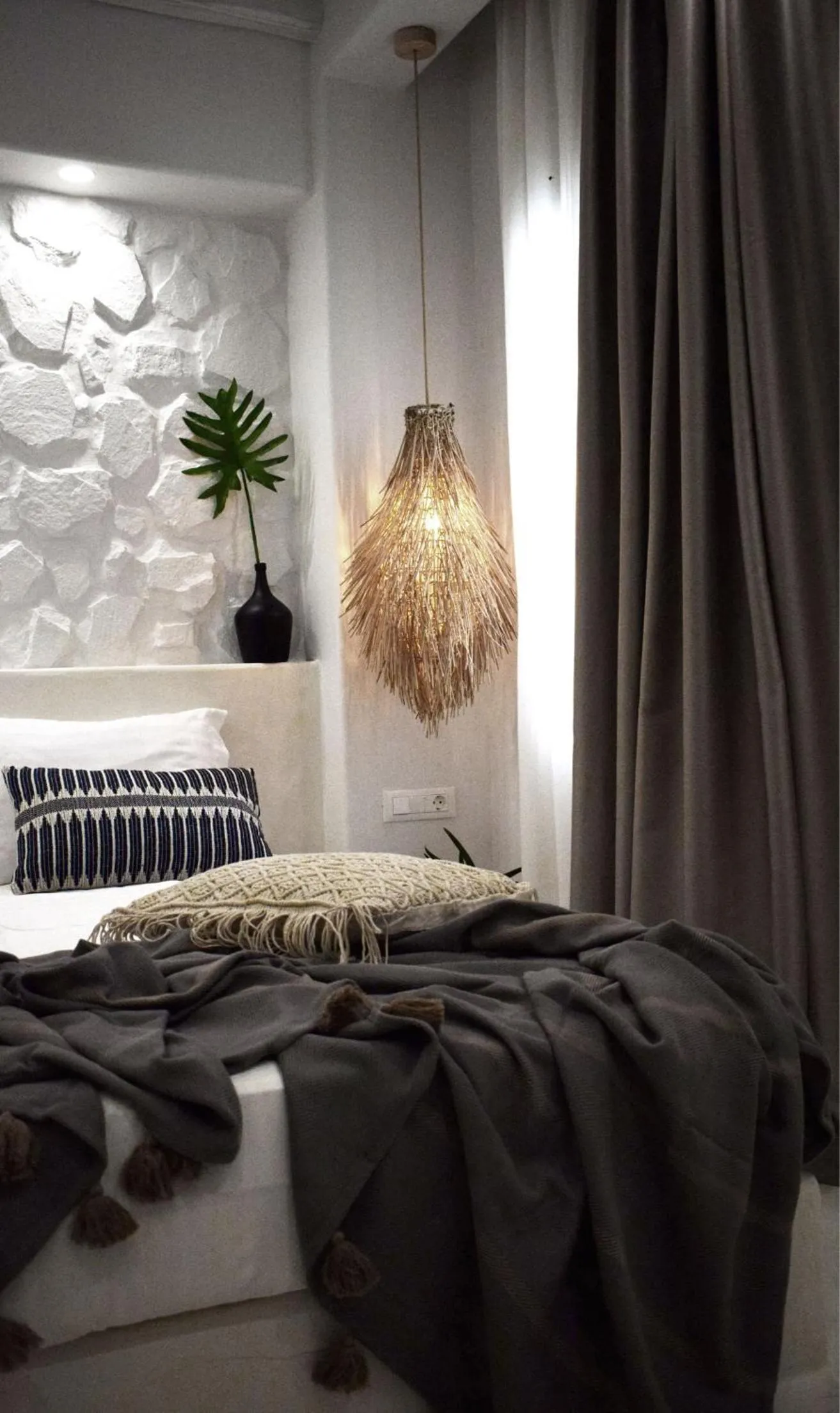 Bedroom, Bed in Emery Hotel