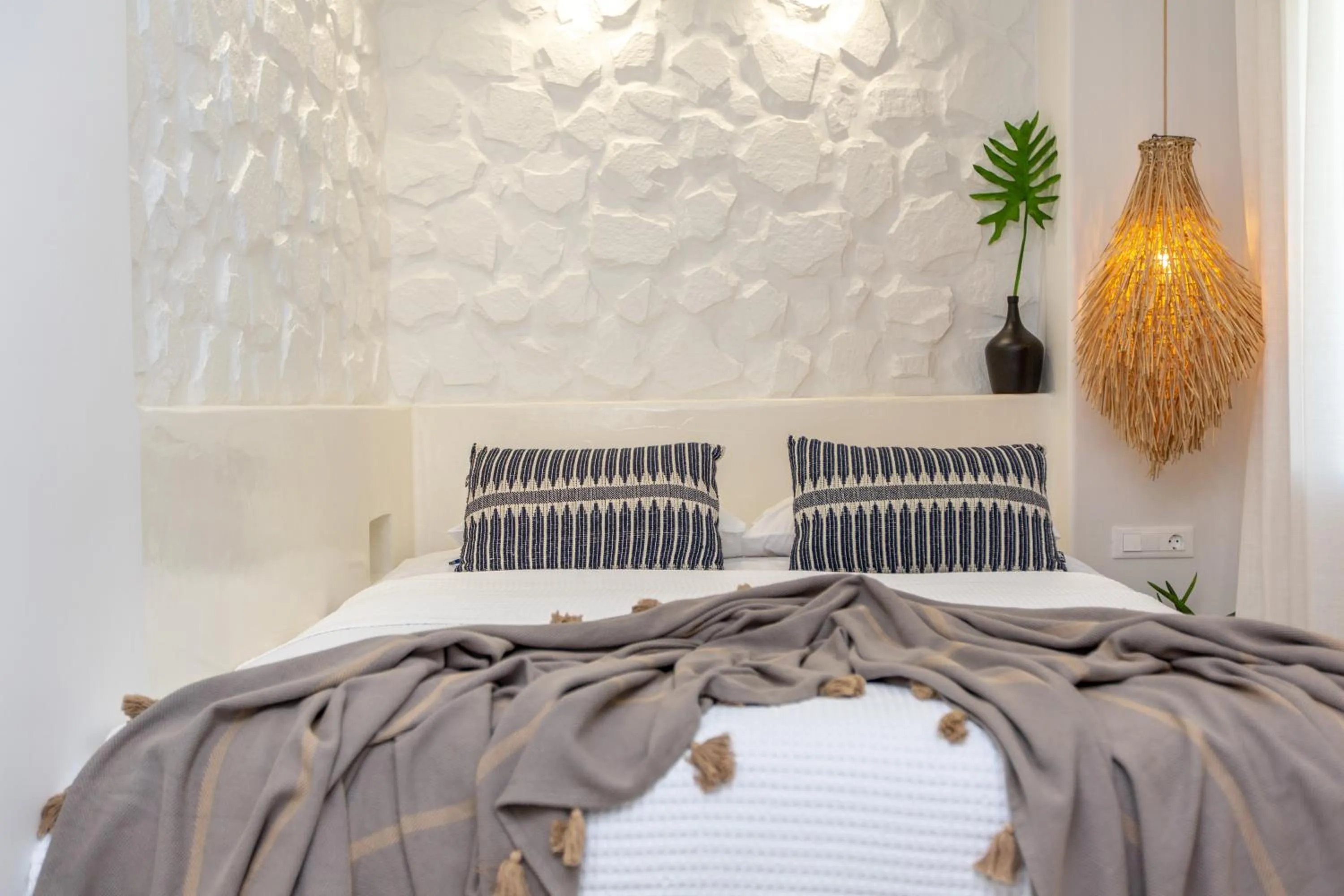 Bedroom, Bed in Emery Hotel