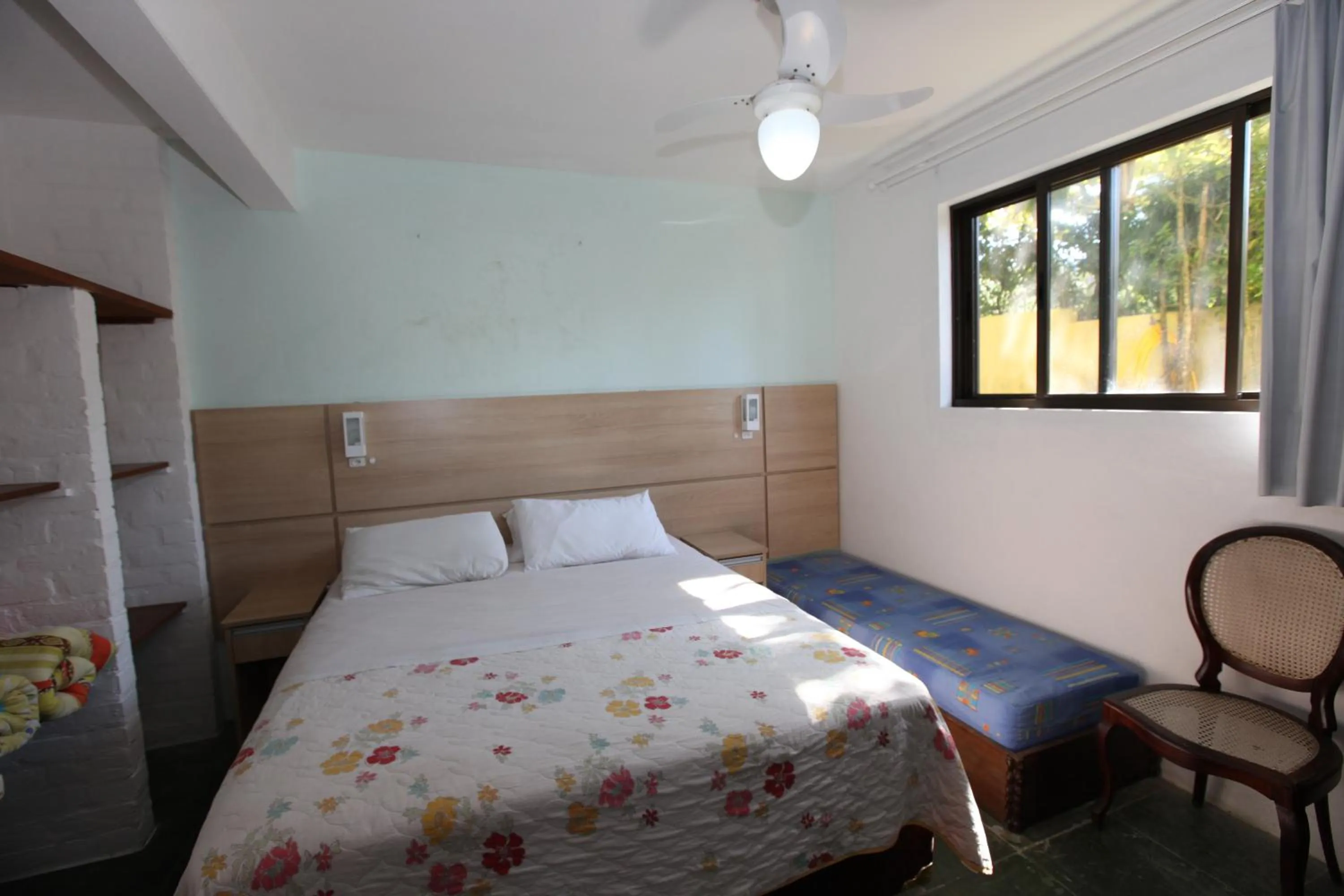 Photo of the whole room, Bed in Pousada Hibisco