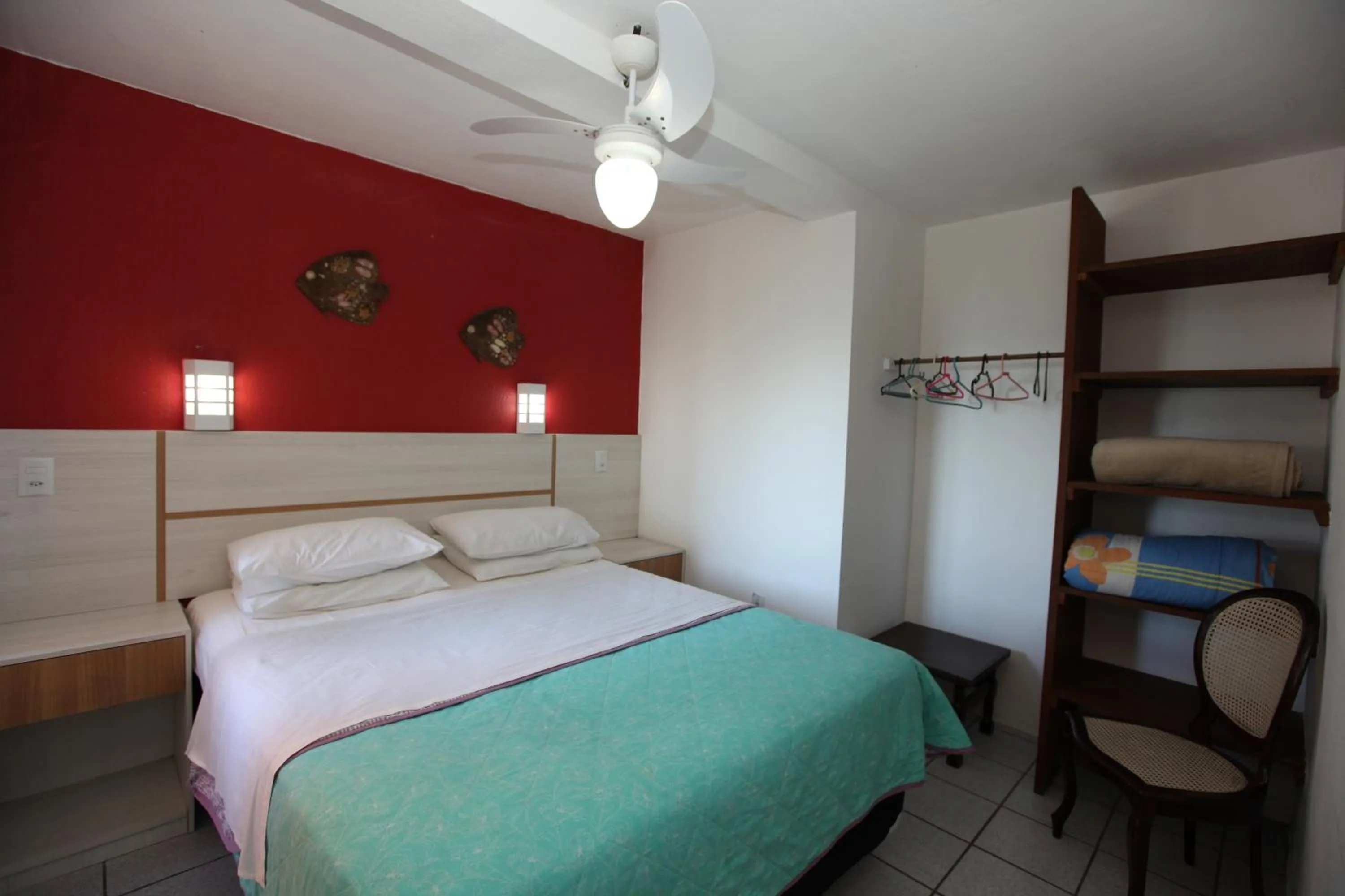 Photo of the whole room, Bed in Pousada Hibisco