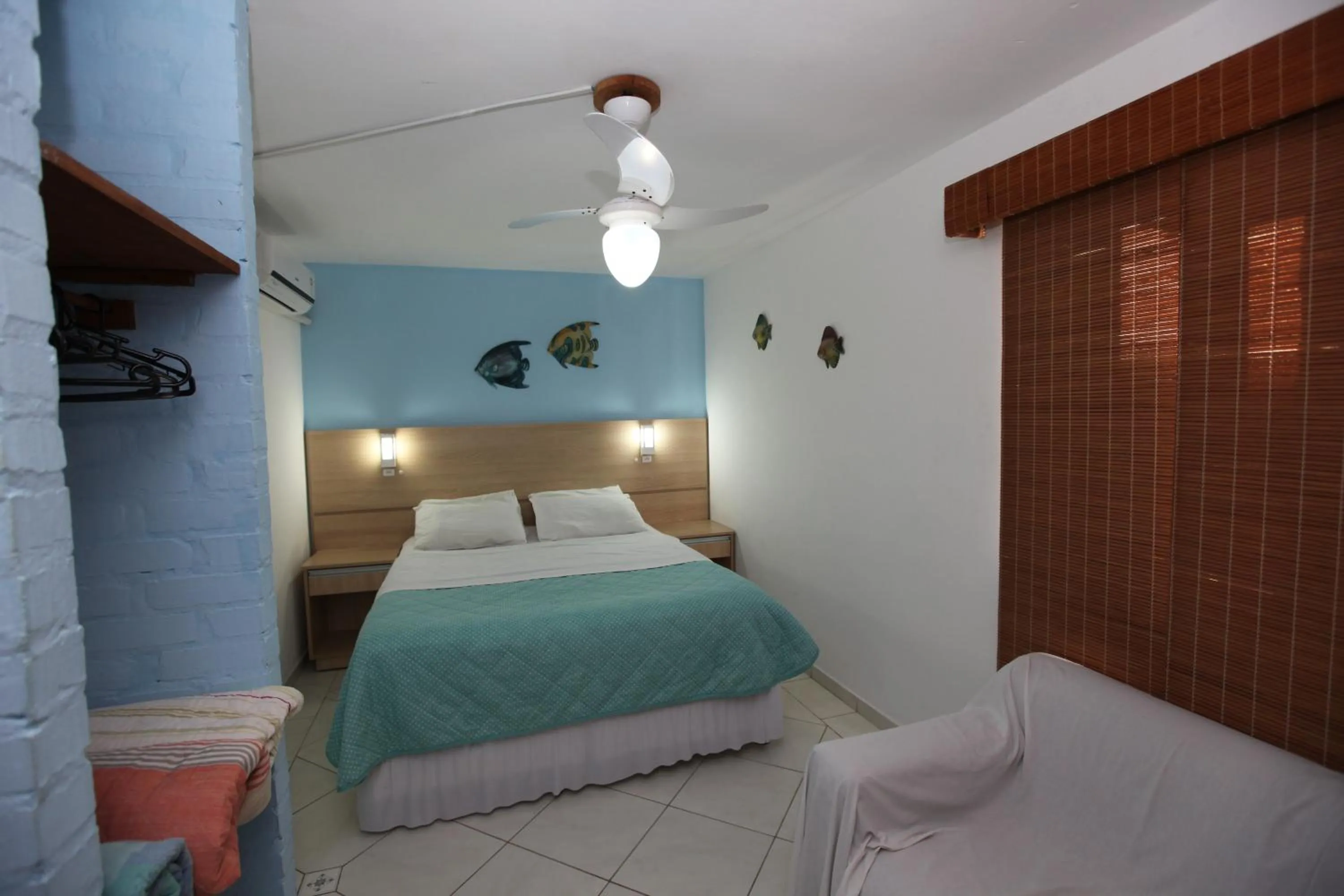 Photo of the whole room, Bed in Pousada Hibisco