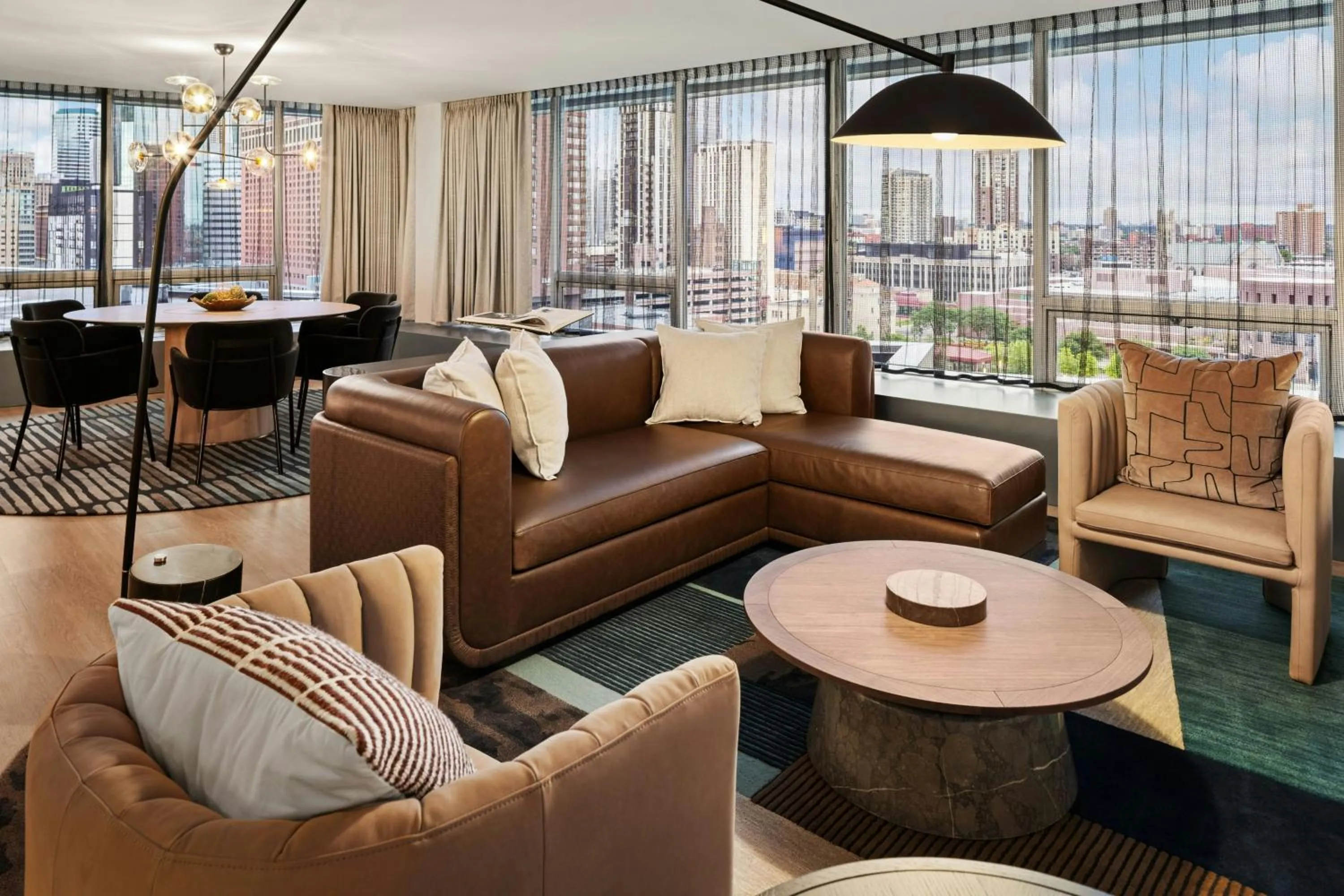 Bedroom in Sheraton Minneapolis Downtown Convention Center